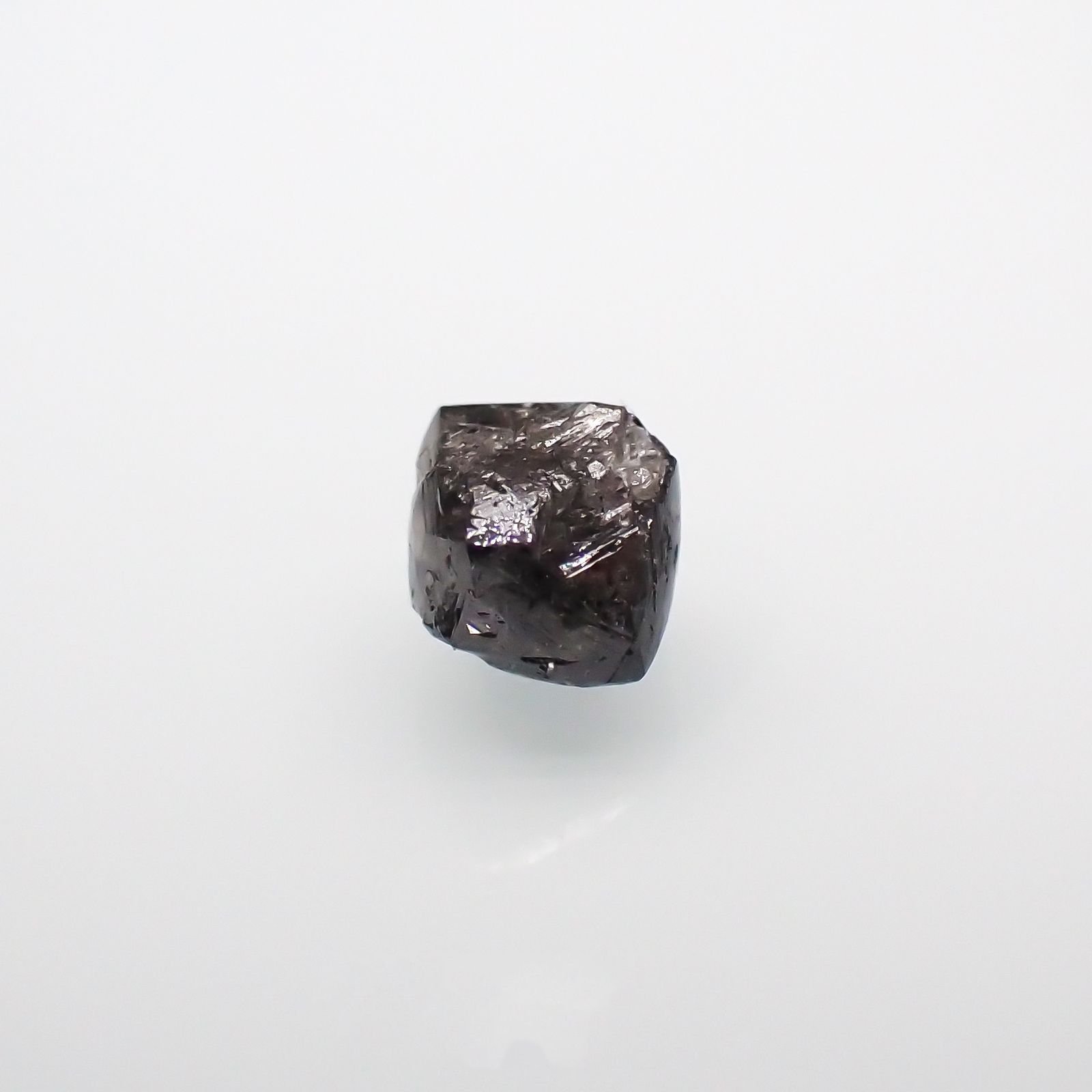 ブラックダイヤモンド 原石 0.57ct[220515830]4.9x4.1mm前後
