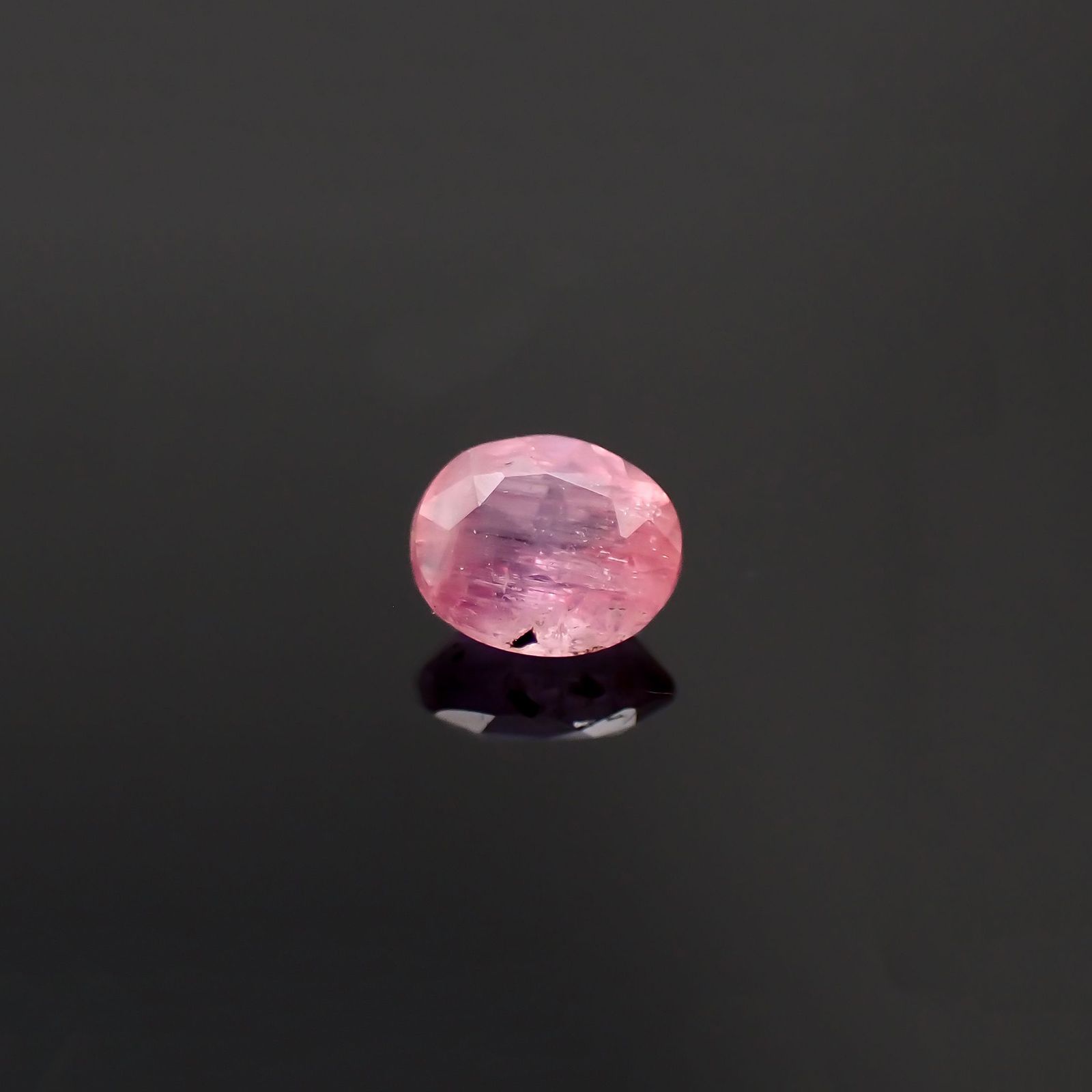 ペツォッタイト(ラズベリル)(宝石名ペツォッタイト)マダガスカル産 0.16ct 識別済[231023644]3.6x3mm前後