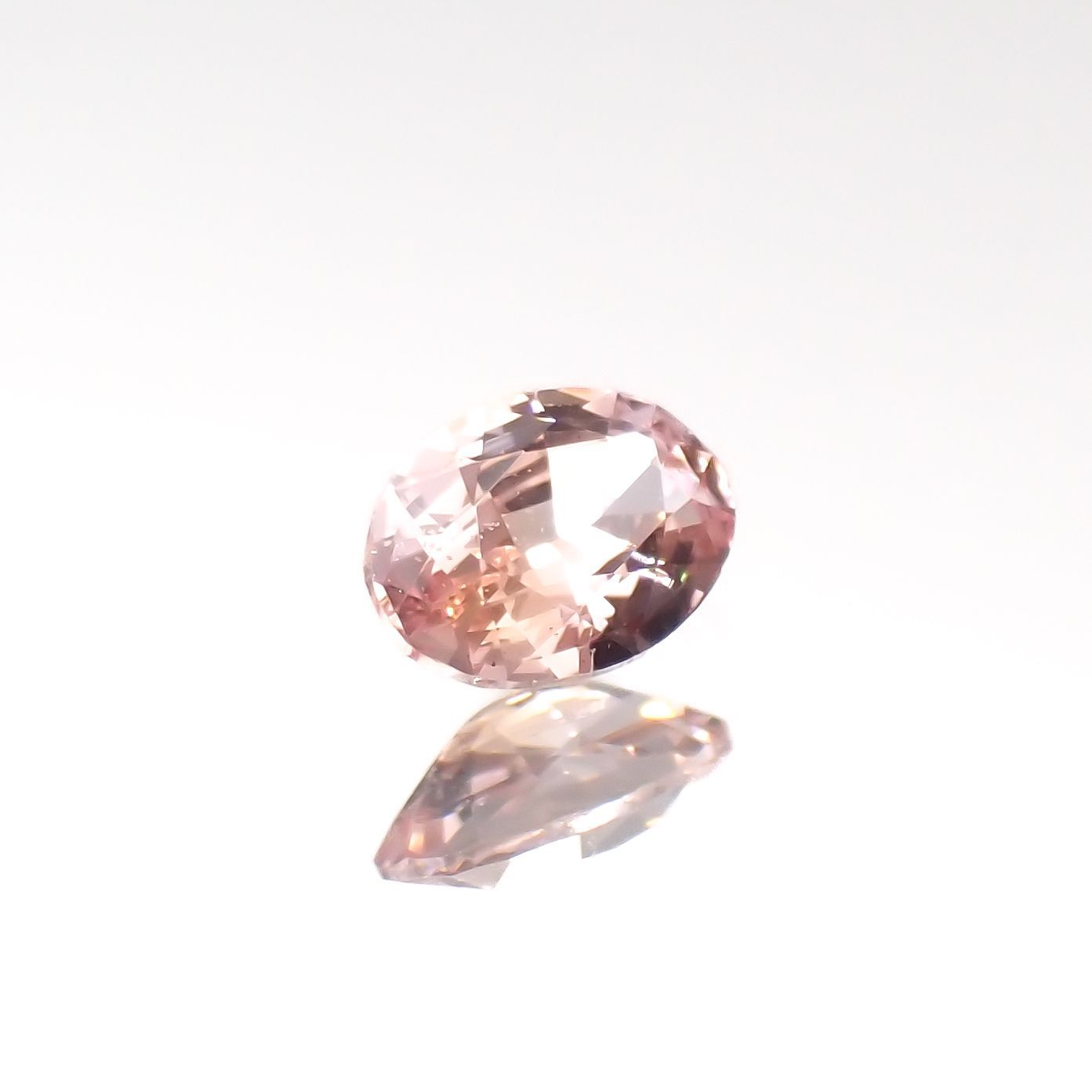 パパラチャサファイア(宝石名サファイア/別名パパラチャ・サファイア)スリランカ産 0.111ct ソ付(日独)[221219638]3.51x2.54mm前後