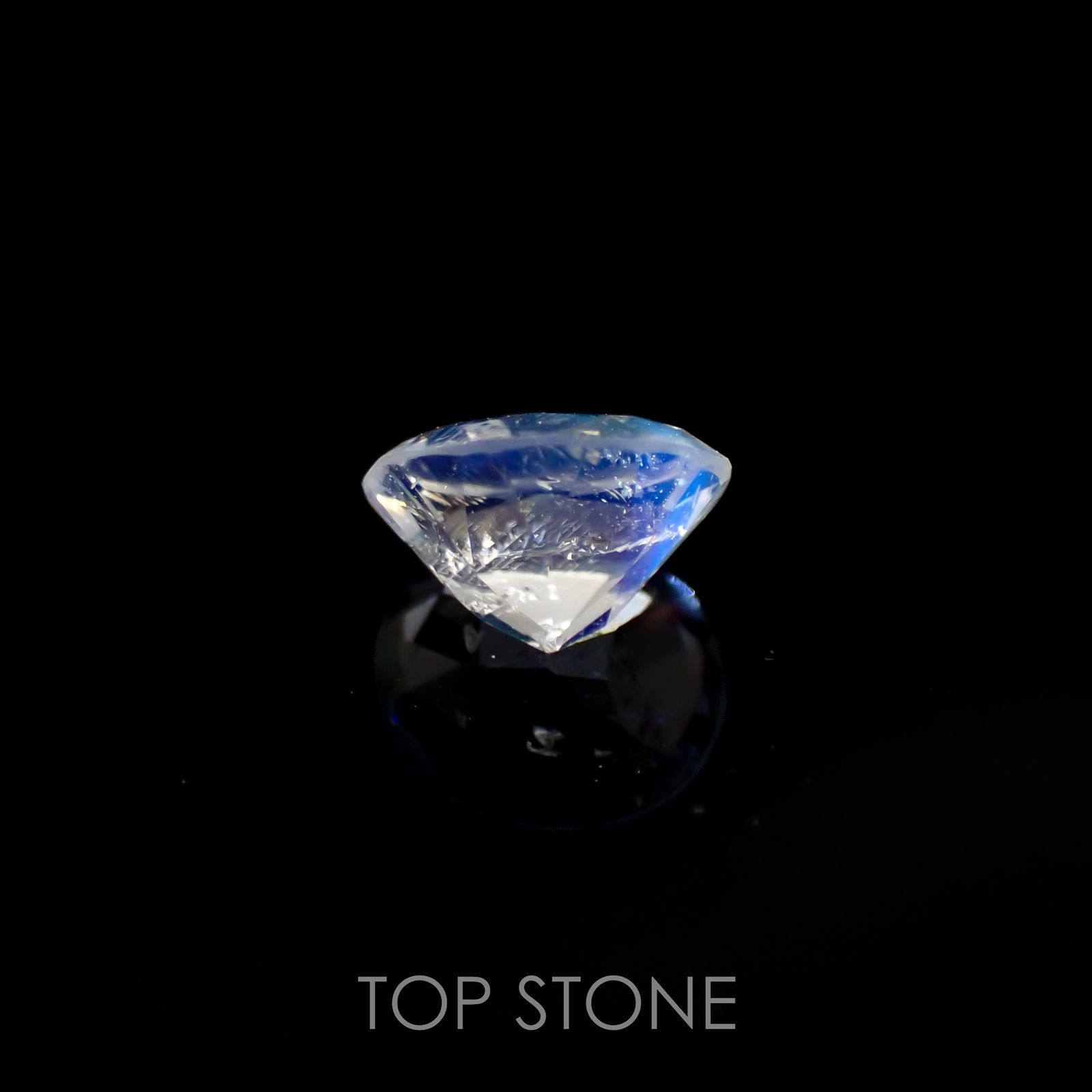 レインボームーンストーン(宝石名ラブラドライト)タンザニア産 0.62ct 識別済[220716859]6.3x5.3mm前後