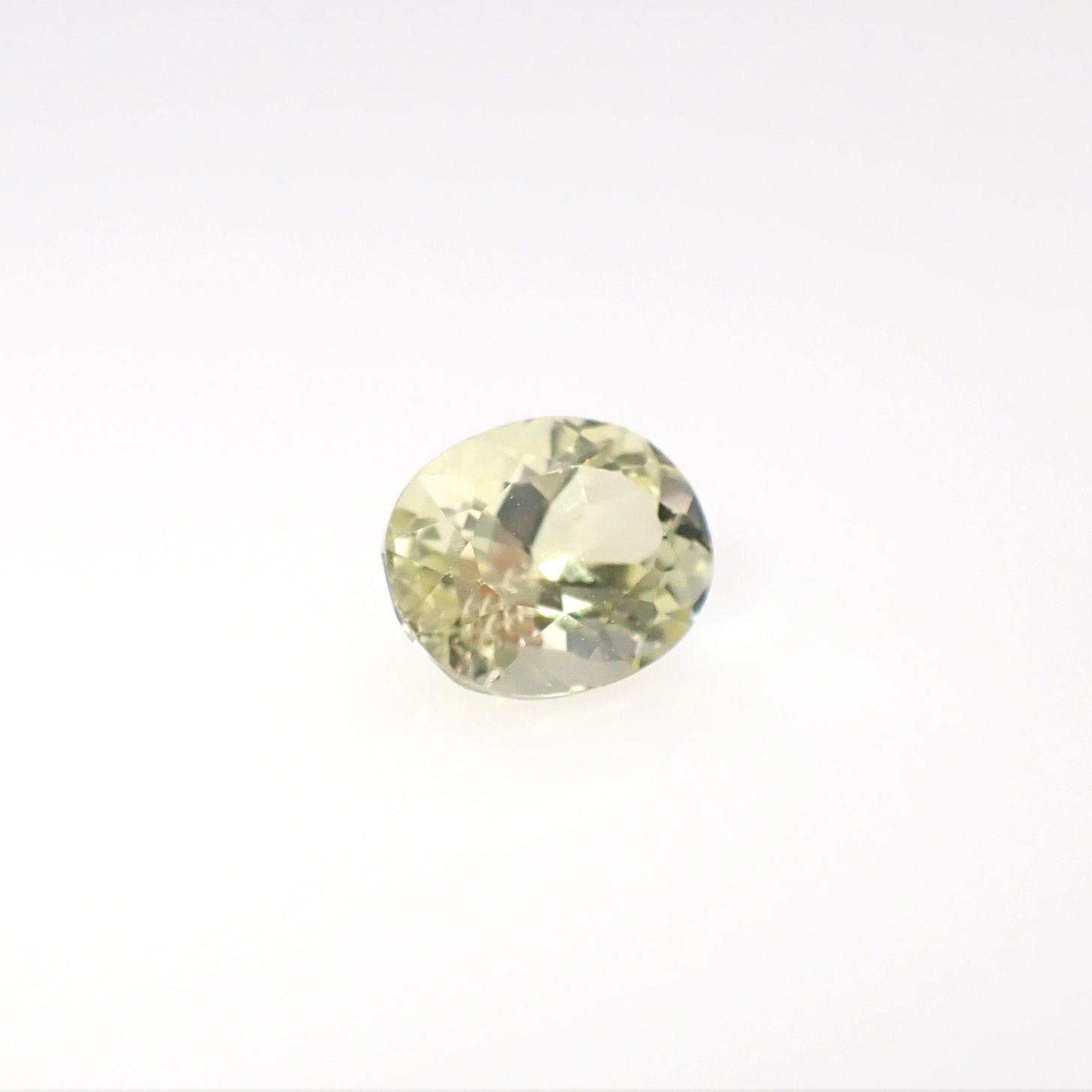 モンテブラサイト(宝石名モンテブラサイト)マダガスカル産 1.39ct 識別済[241229655]7.7x6.1mm前後