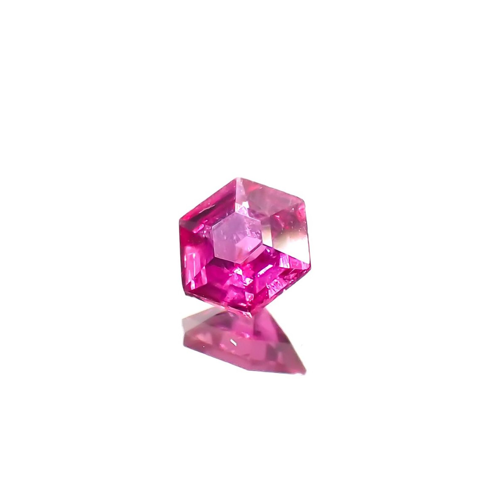 ◇ヘキサゴンカット◇ルビー 非加熱 モザンビーク産 0.19ct / 3.5x3.5mm前後 [240427109]