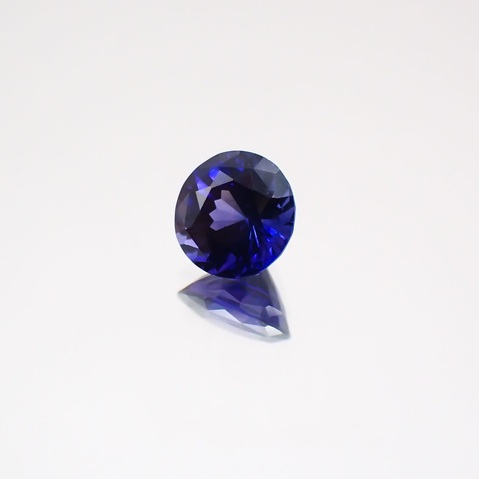 バイオレット サファイア 非加熱 スリランカ産 ルース 0.69ct[20129057]5.4×5.3mm前後
