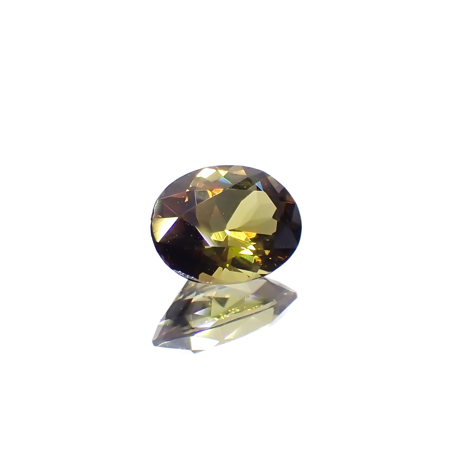 バイカラーアンダリュサイト スリランカ/マダガスカル産 0.50ct[230421598]5.9x4.5mm前後