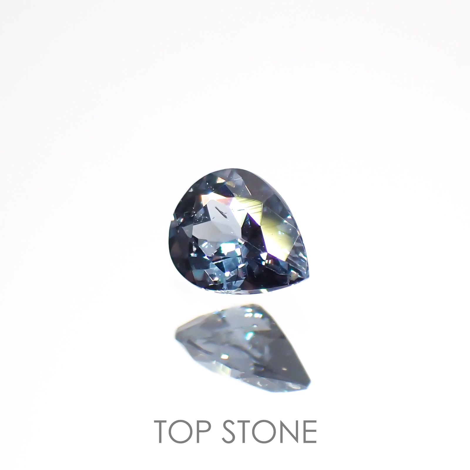 カラーチェンジガーネット アレキタイプ(宝石名ガーネット)マダガスカル・ベキリー産 0.16ct 識別済[220616430]4x3mm前後