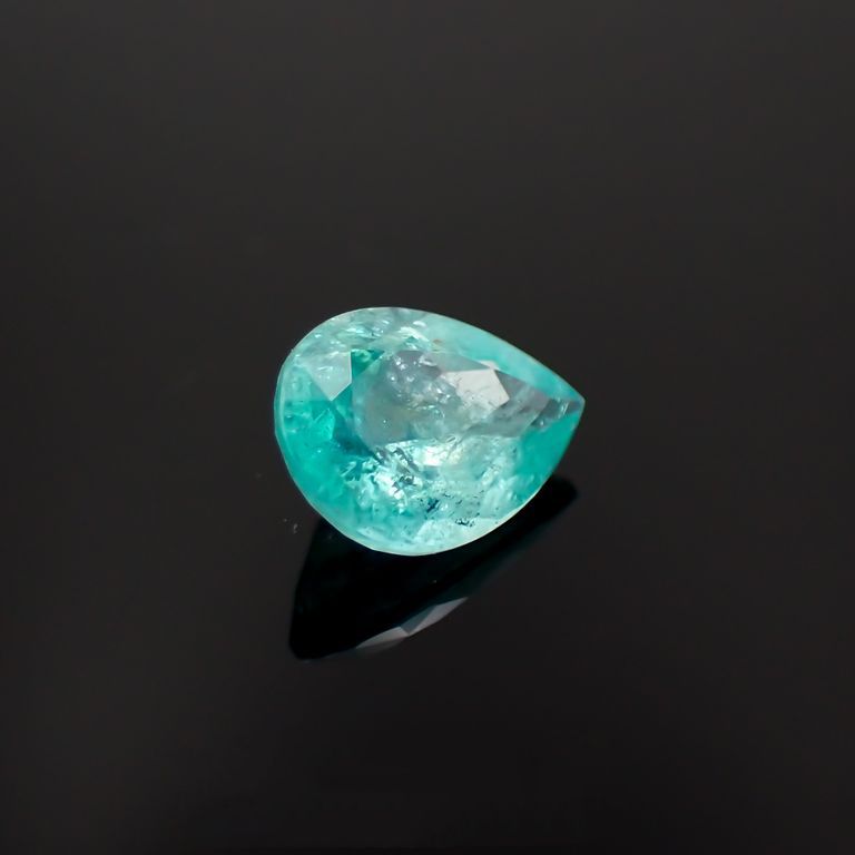 パライバトルマリン(宝石名トルマリン/別名パライバ・トルマリン)ブラジル・キントス鉱山産 0.850ct ソ付(宝貴協)[221018742]7.6x5.5mm前後