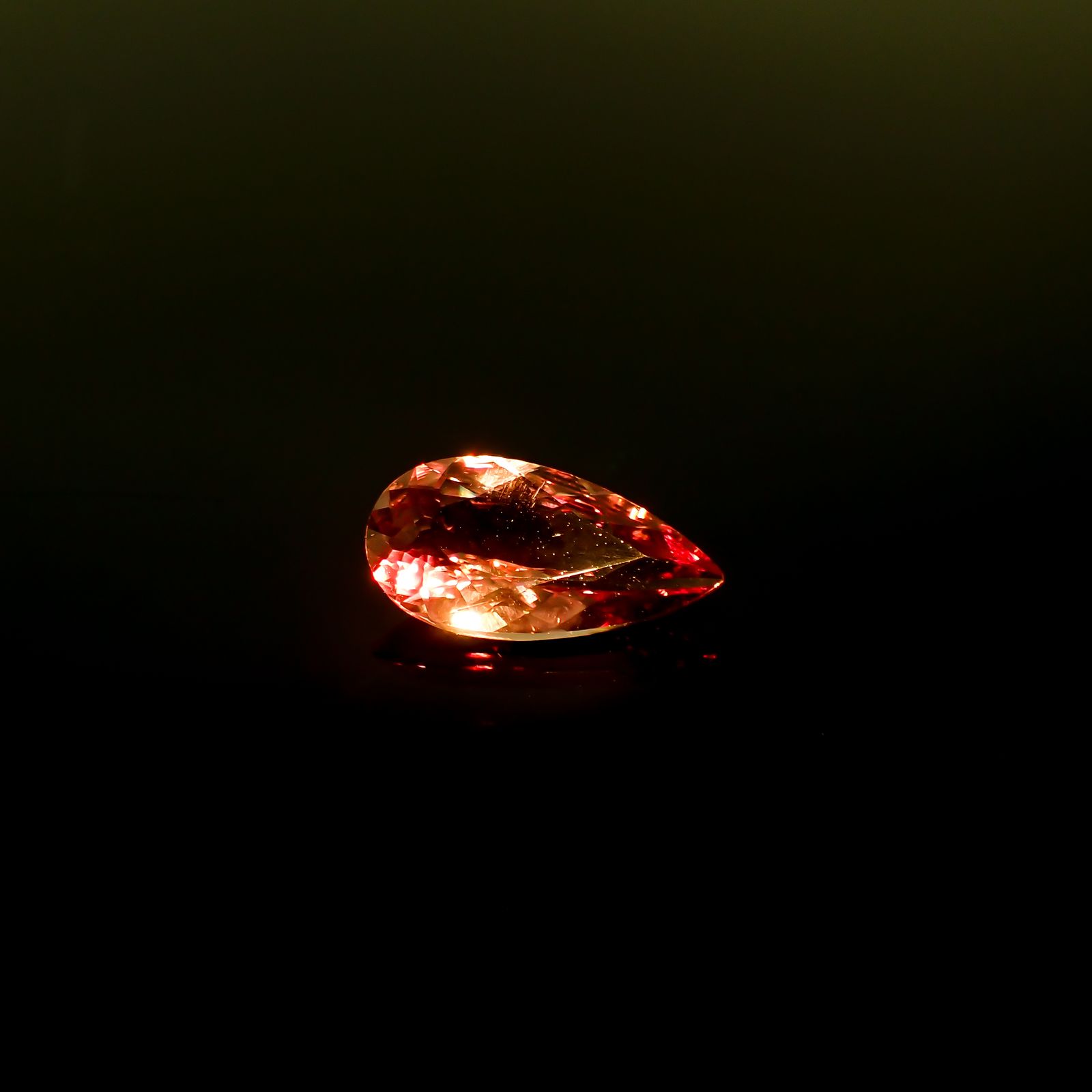 カラーシフト ピンクダイアスポア アフガニスタン産 5.88ct[240326385]17.8x9.1mm前後
