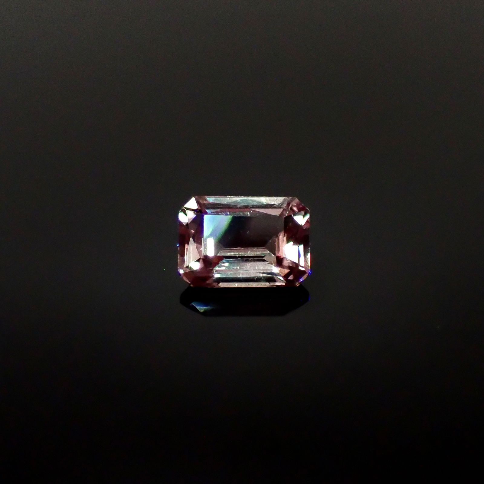 ドラゴンガーネット タンザニア産 1.04ct [250330036]6.6x4.7mm前後