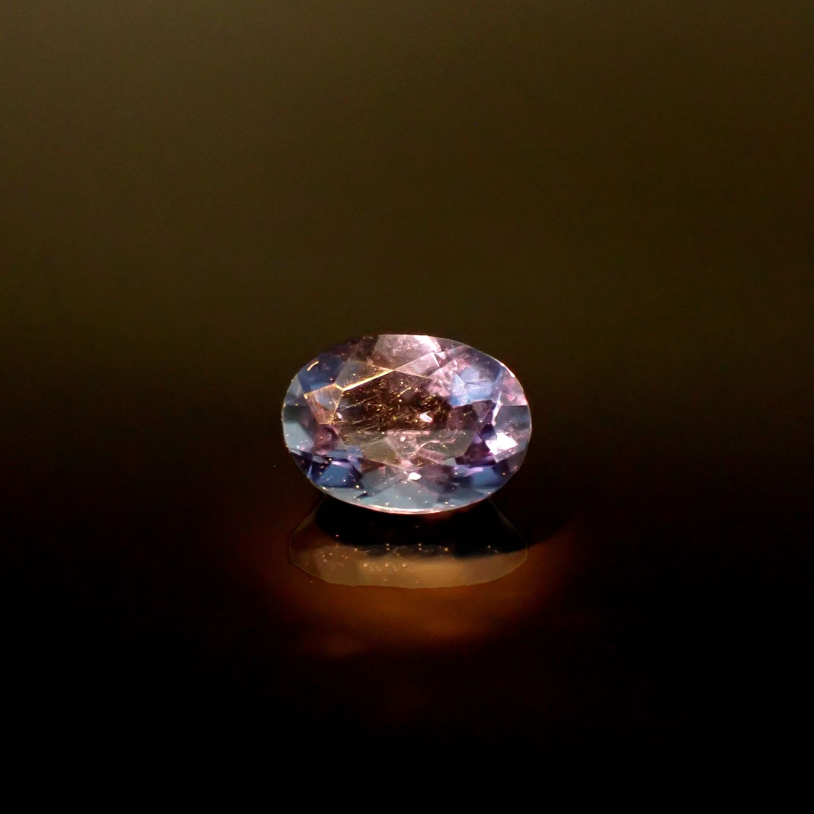 カラーチェンジフローライト ブラジル産 1.02ct / 7.2x5.1mm前後 [250530448]