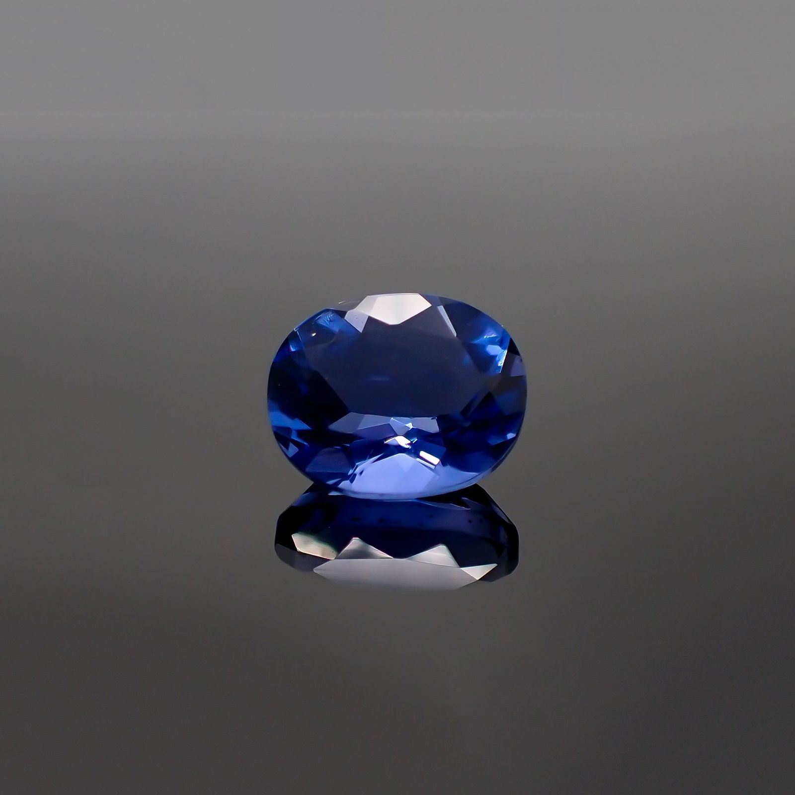 <ランダムセレクト1個販売> カラーチェンジフローライト オーバルカット ブラジル産 4.00ct前後 / 11.2x9.1mm前後 [210913379]