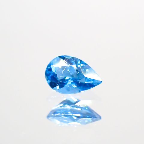 アウイナイト フルオレッセンス(宝石名アウイナイト)ドイツ産 0.10ct 識別済[220114540]3.9x2.6mm前後