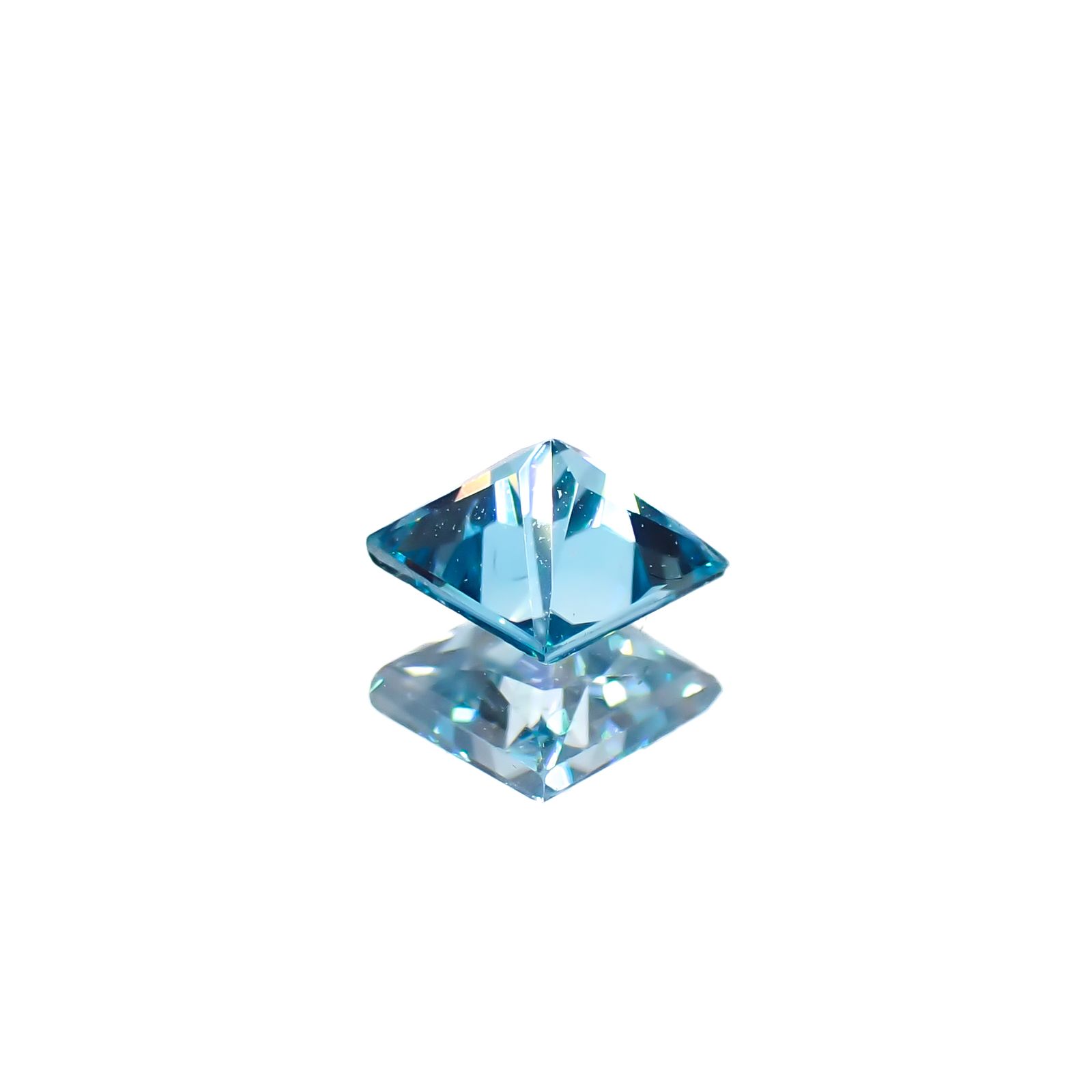 ◇プリンセスカット◇ブルージルコン カンボジア産 0.50ct[240728503]4x4mm前後