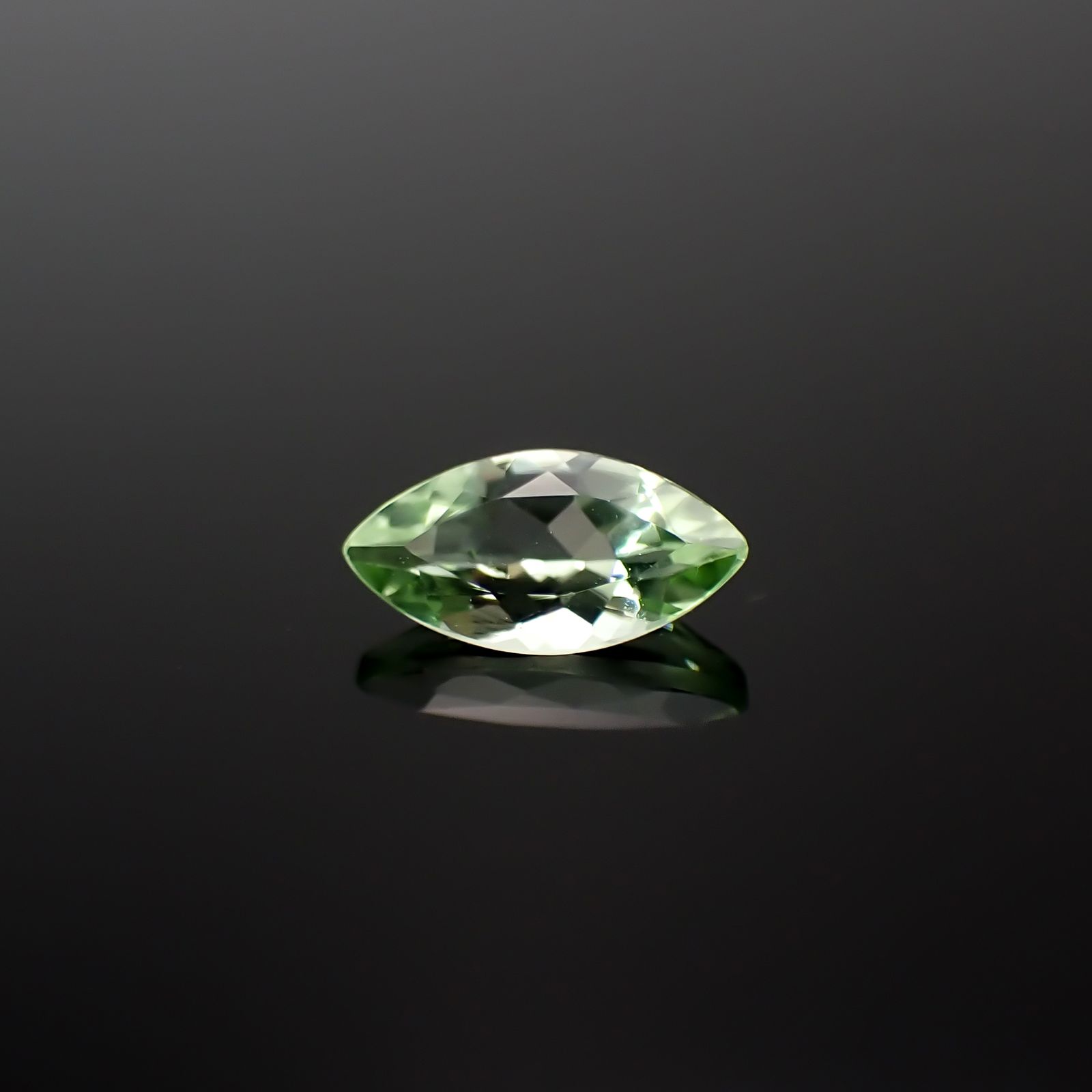 ミントペリドット パキスタン/ノルウェー産 0.59ct[240728560]8x4.1mm前後