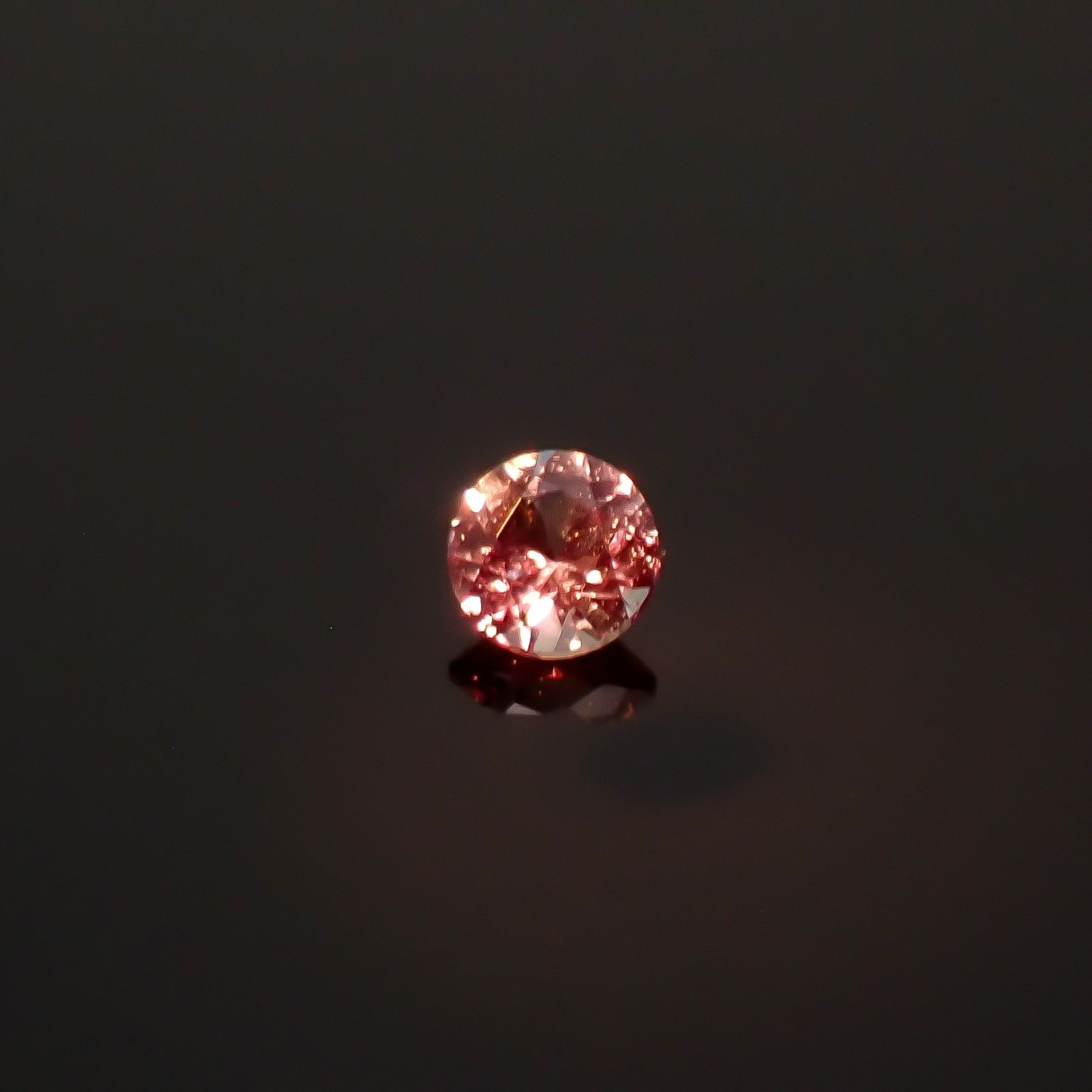 アレキサンドライト ロシア産 0.024ct / 1.7x1.7mm前後 [260532154]