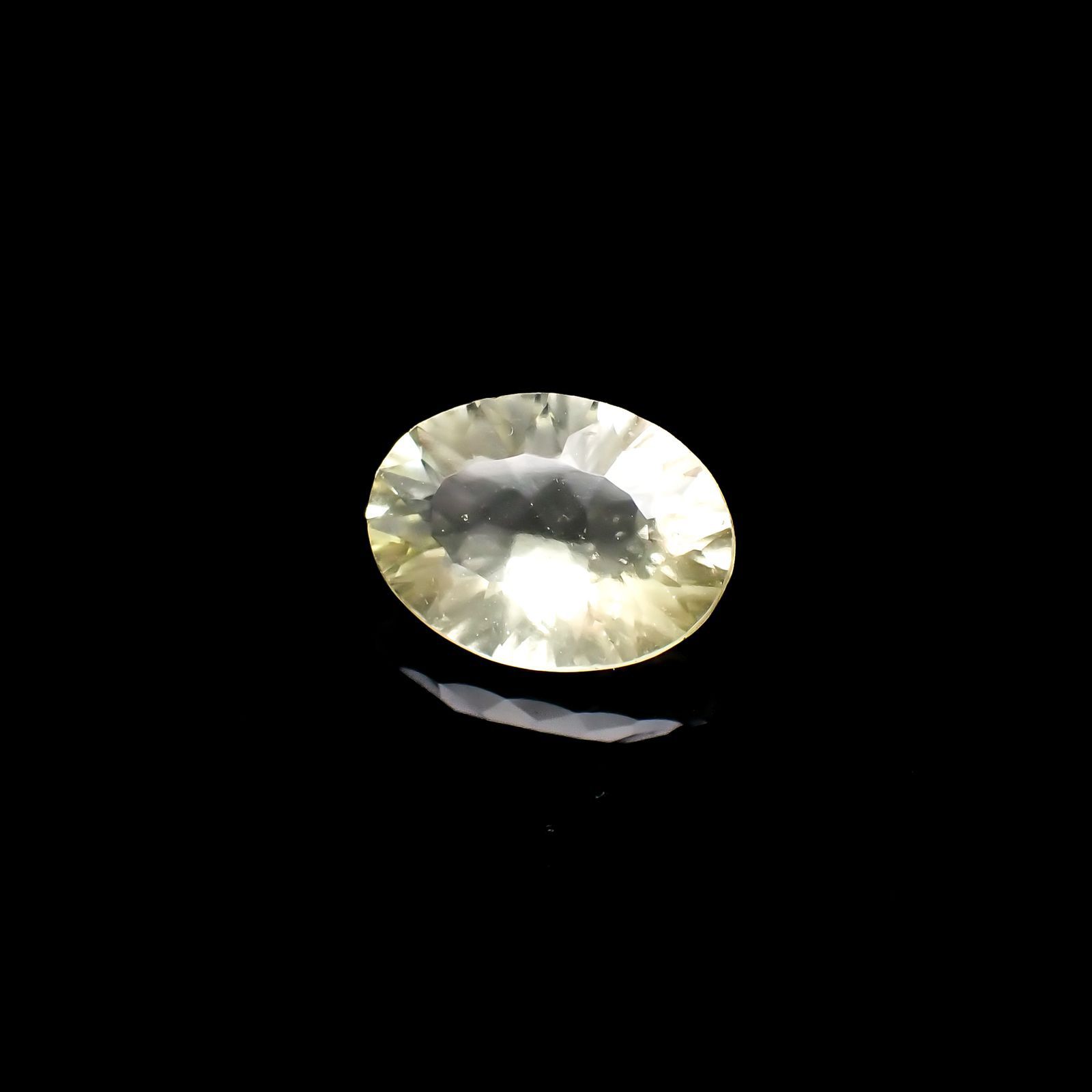 リビアングラス 発見地：エジプト・リビア砂漠 6.19ct[221018185]15.5x11.5mm前後