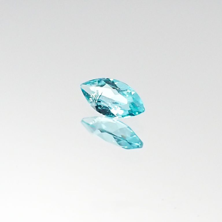 パライバトルマリン(宝石名トルマリン/別名パライバ・トルマリン) ブラジル・パライバ州バターリャ鉱山産 0.063ct 識別済[20095309]4×2mm前後
