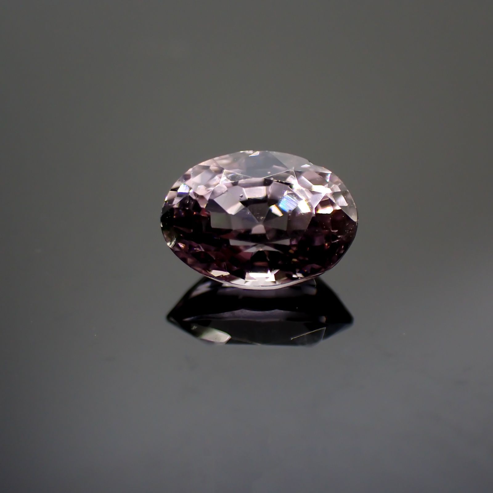 バイオレットスピネル(宝石名スピネル)ビルマ産 1.03ct 識別済[220113920]7.1x5mm前後