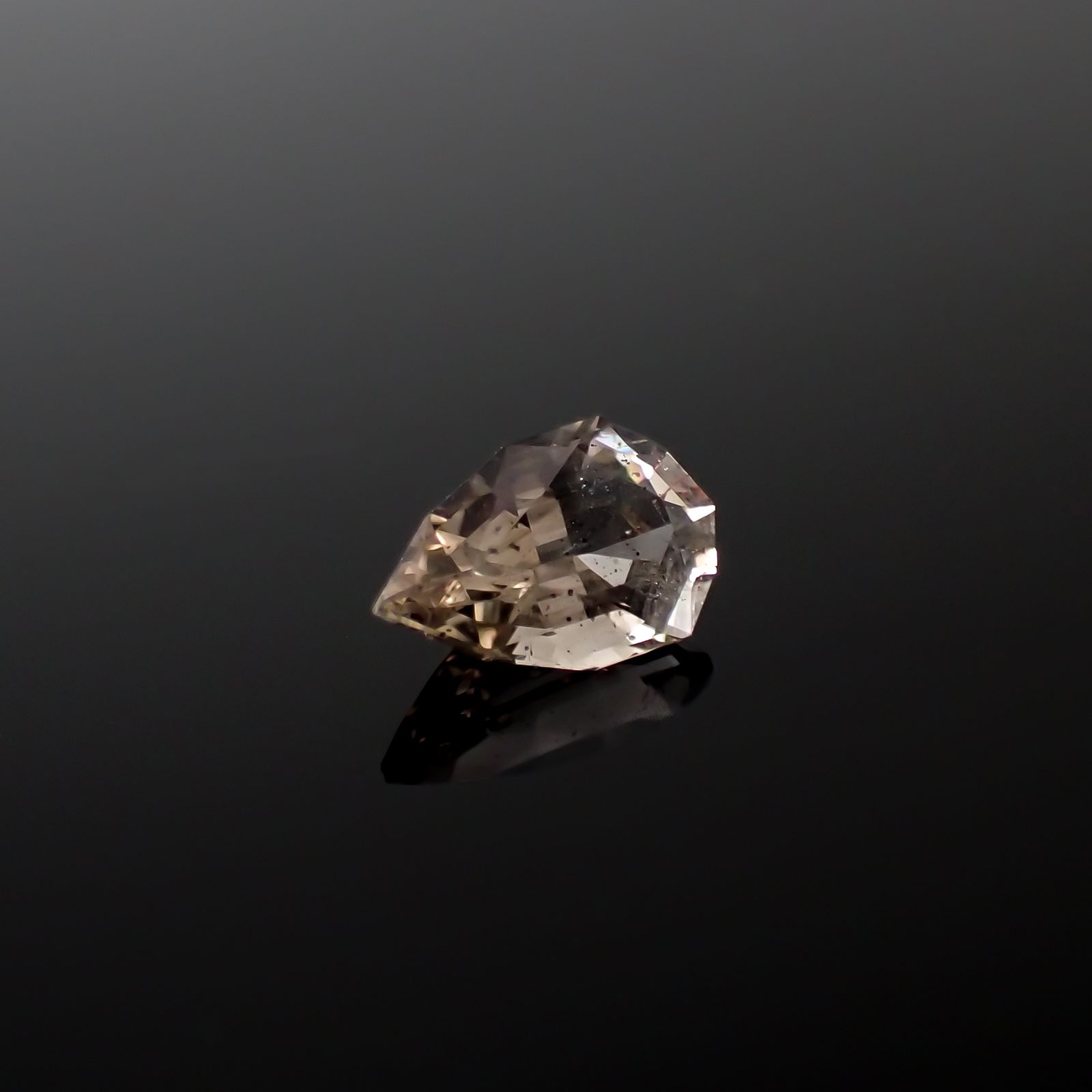 ◇カスタムカット◇ティンカーベルクォーツ ブラジル産 0.86ct[240125452]8.6x5.5mm前後