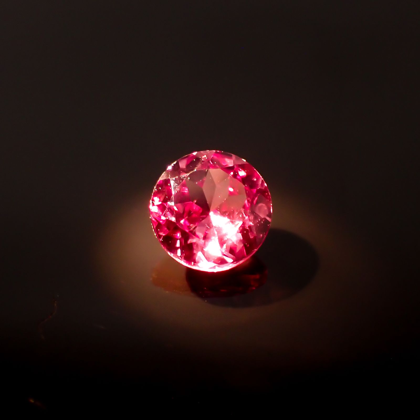 カラーシフトマラヤガーネット タンザニア産 1.01ct[231124339]6x6mm前後