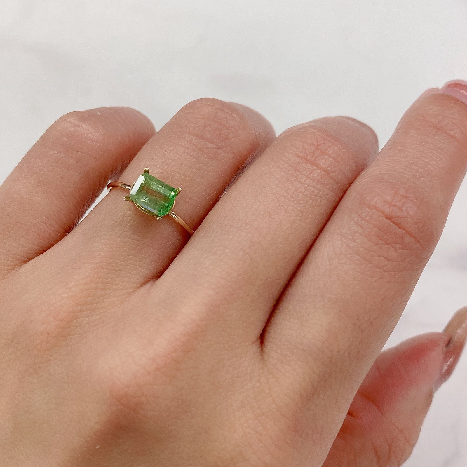 バイカラーツァボライト(宝石名グリーン グロッシュラー・ガーネット) タンザニア産 1.12ct 識別済[210711914]6.6×5mm前後