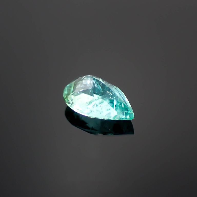 パライバトルマリン(宝石名トルマリン/別名パライバ・トルマリン)ブラジル・キントス鉱山産 0.23ct 識別済[221018837]5.3x3.4mm前後