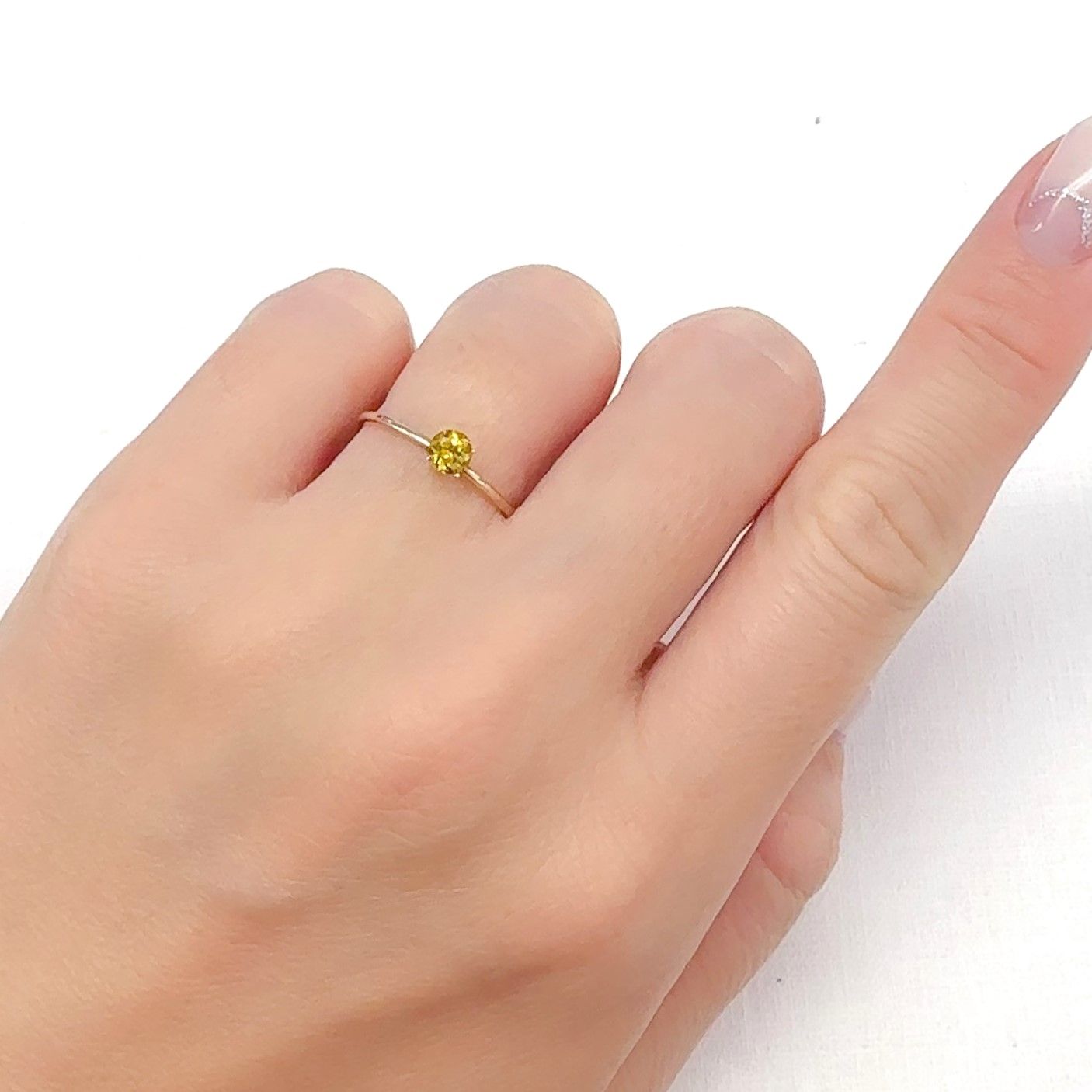 カナリートルマリン ザンビア・カナリー鉱山産 0.28ct[240527818]3.9x3.9mm前後