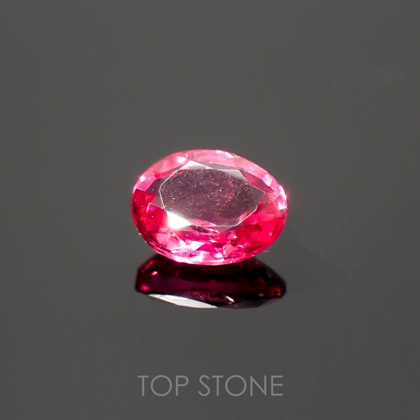 ホットピンクスピネル(宝石名ピンク・スピネル)タンザニア産 0.19ct 識別済[220114134]3.9x3mm前後