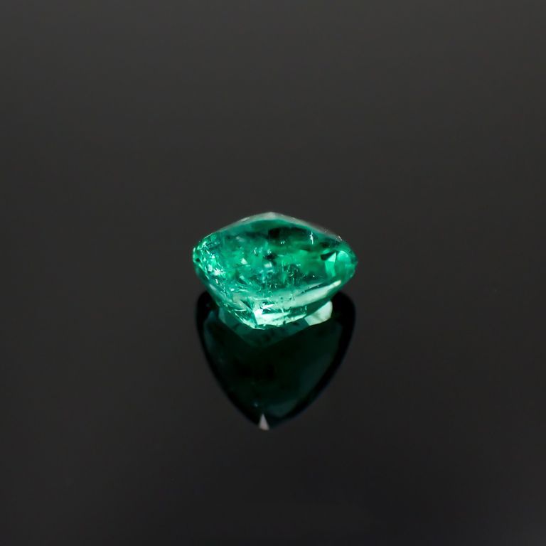 パライバトルマリン(宝石名トルマリン/別名パライバ・トルマリン)ブラジル・キントス鉱山産 0.468ct ソ付(宝貴協)[221018728]5x4.9mm前後
