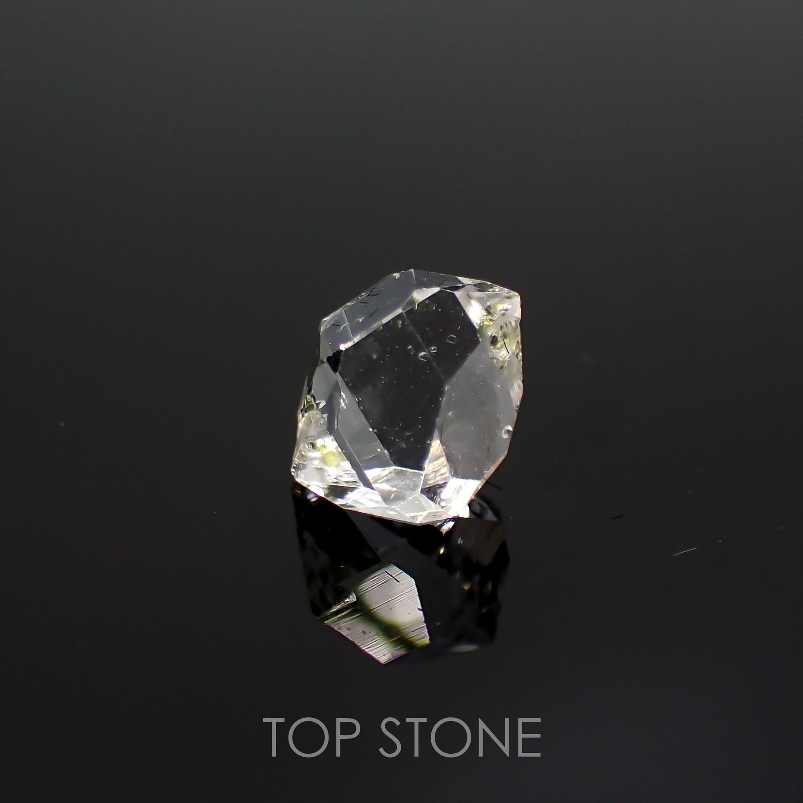 オイルインクォーツ原石 パキスタン産 1.30ct[220115461]8.3x6.6mm前後