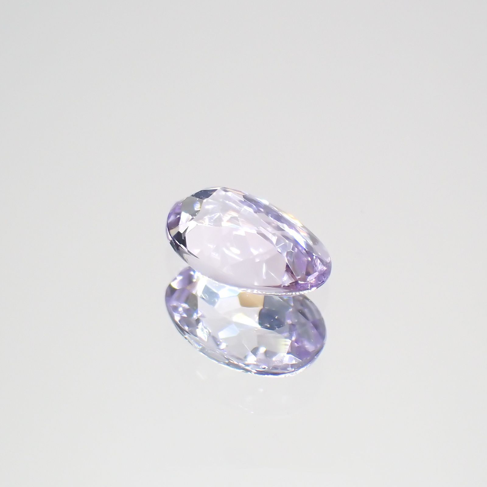 ラベンダーゾイサイト(宝石名ゾイサイト)タンザニア産 0.40ct 識別済[220115065]5.7x3.8mm前後
