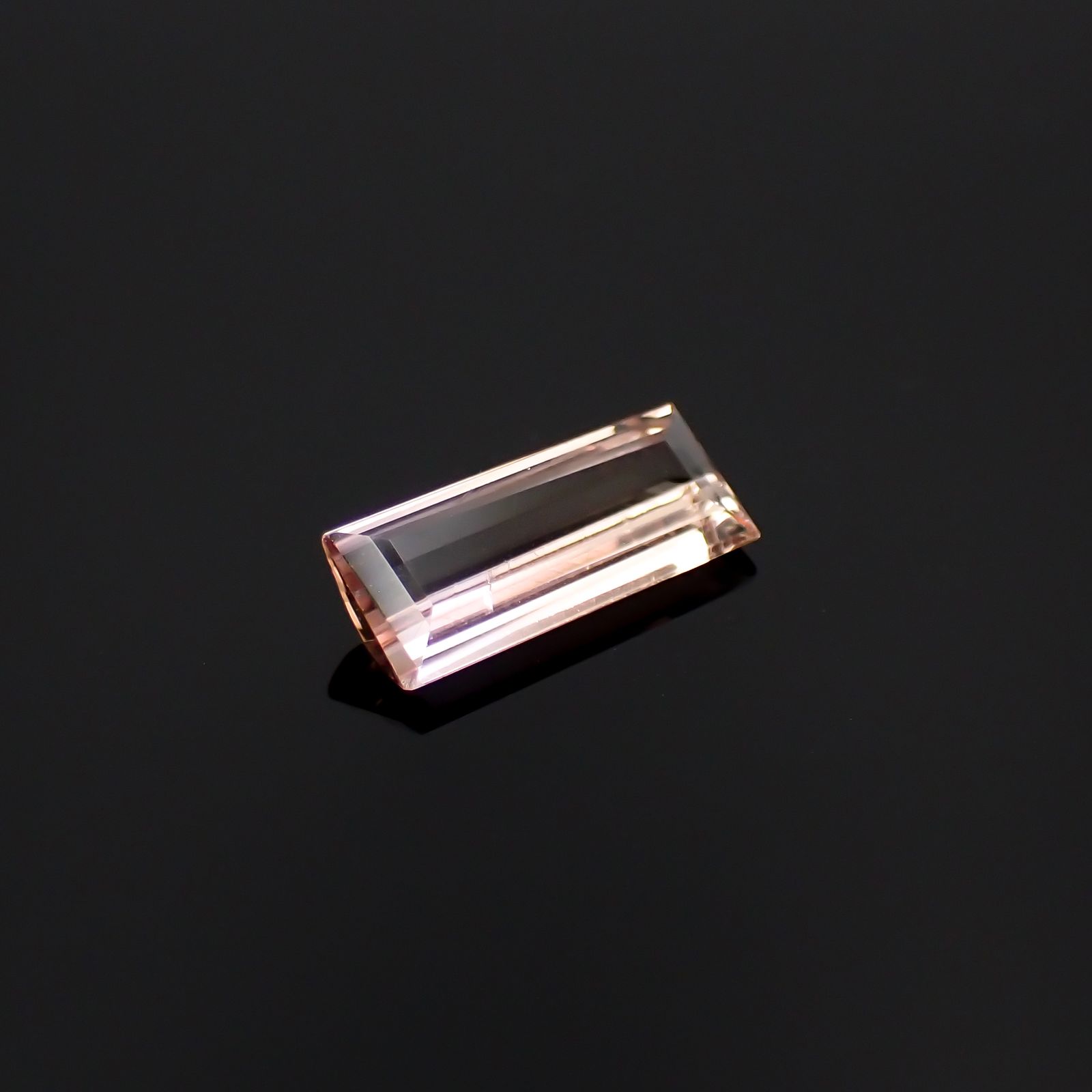 バイカラートパーズ ブラジル産 1.12ct[231023708]10.1x4.2mm前後