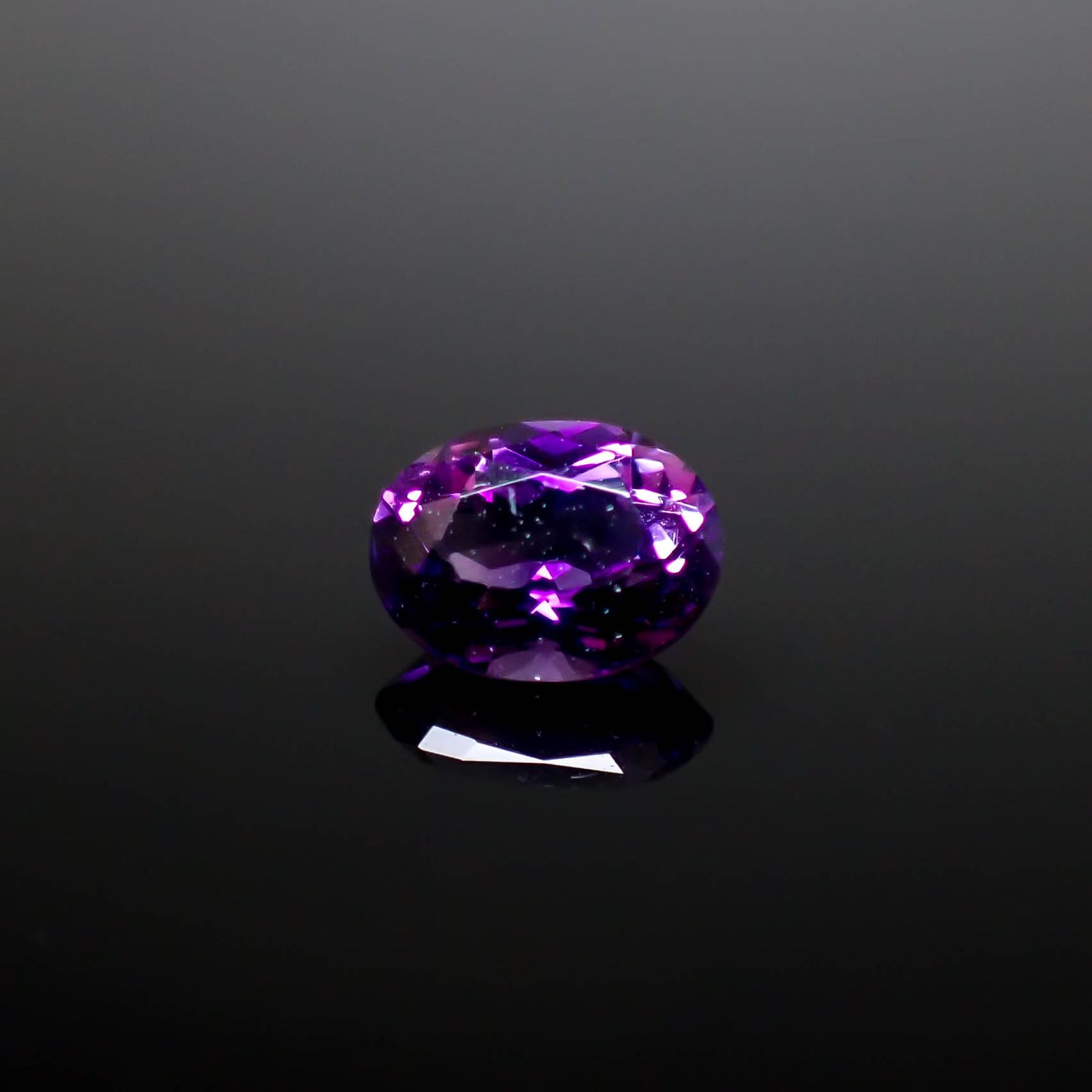 カラーシフトアメジスト ブラジル/ウルグアイ産 1.24ct [250530323]8.2x6.2mm前後