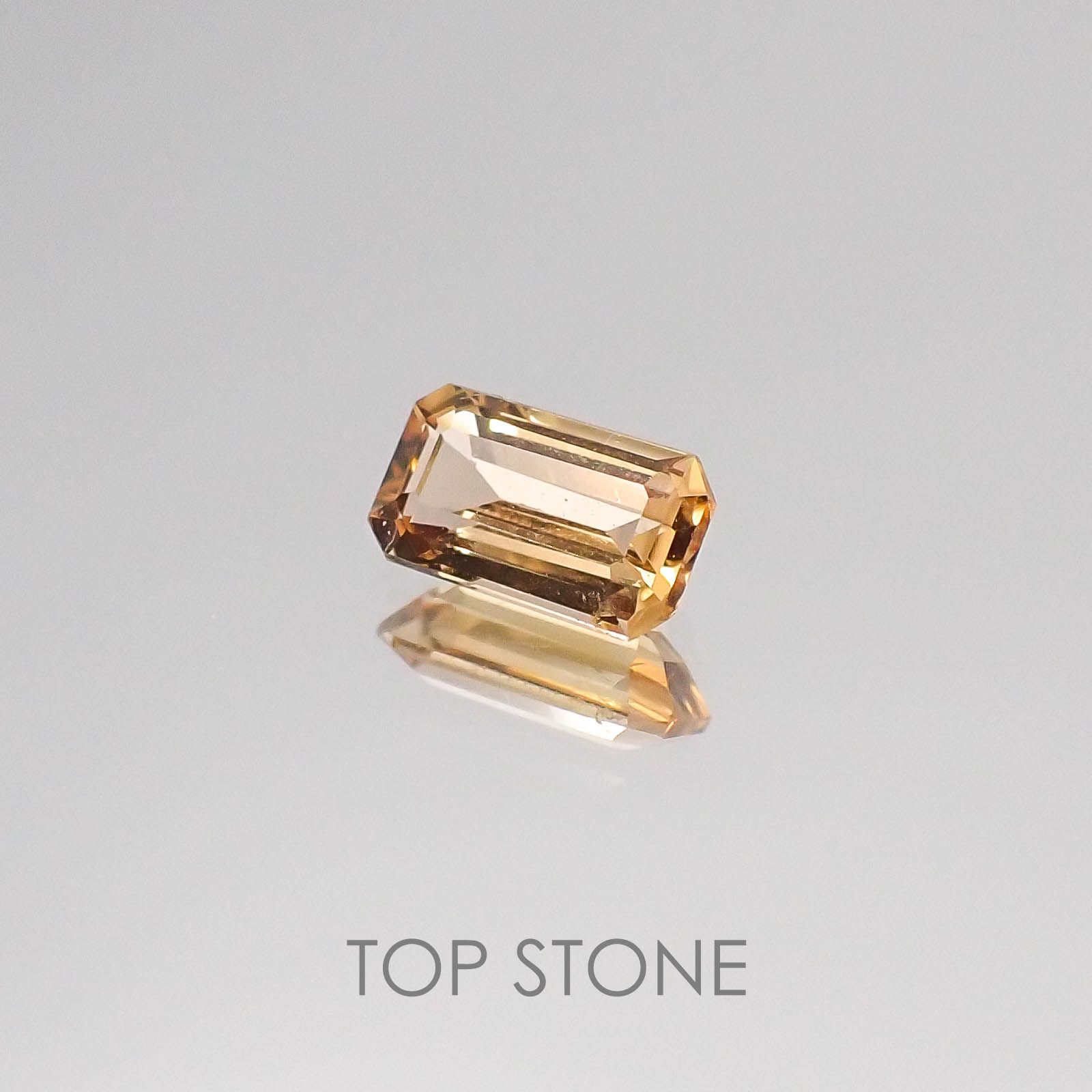 インペリアルトパーズ ブラジル産 ルース 0.38ct[20084374]5.6×3.1mm前後