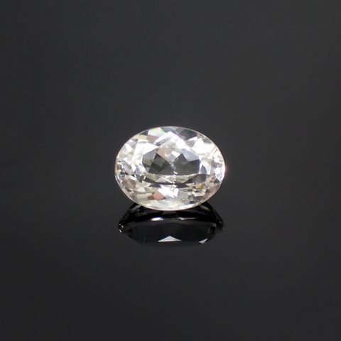 カラーレススポジュミン(宝石名ホワイト・スポジュミン) ブラジル産 2.91ct 識別済[210812622]9.8×7.6mm前後