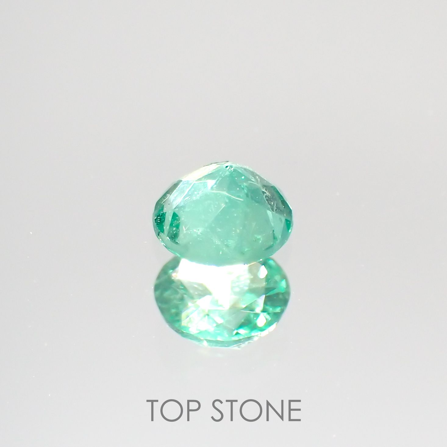 エメラルド(宝石名エメラルド) コロンビア産 0.16ct 識別済[210913162]3.7×3.7mm前後