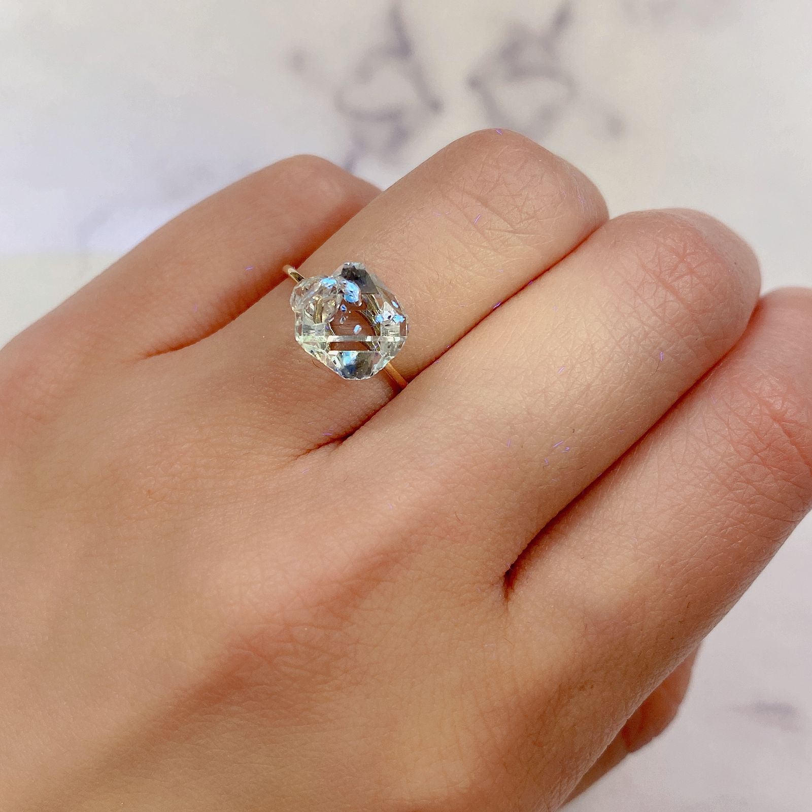 オイルインクォーツ パキスタン産 ルース 3.21ct[210811439]9.7×9.3mm前後