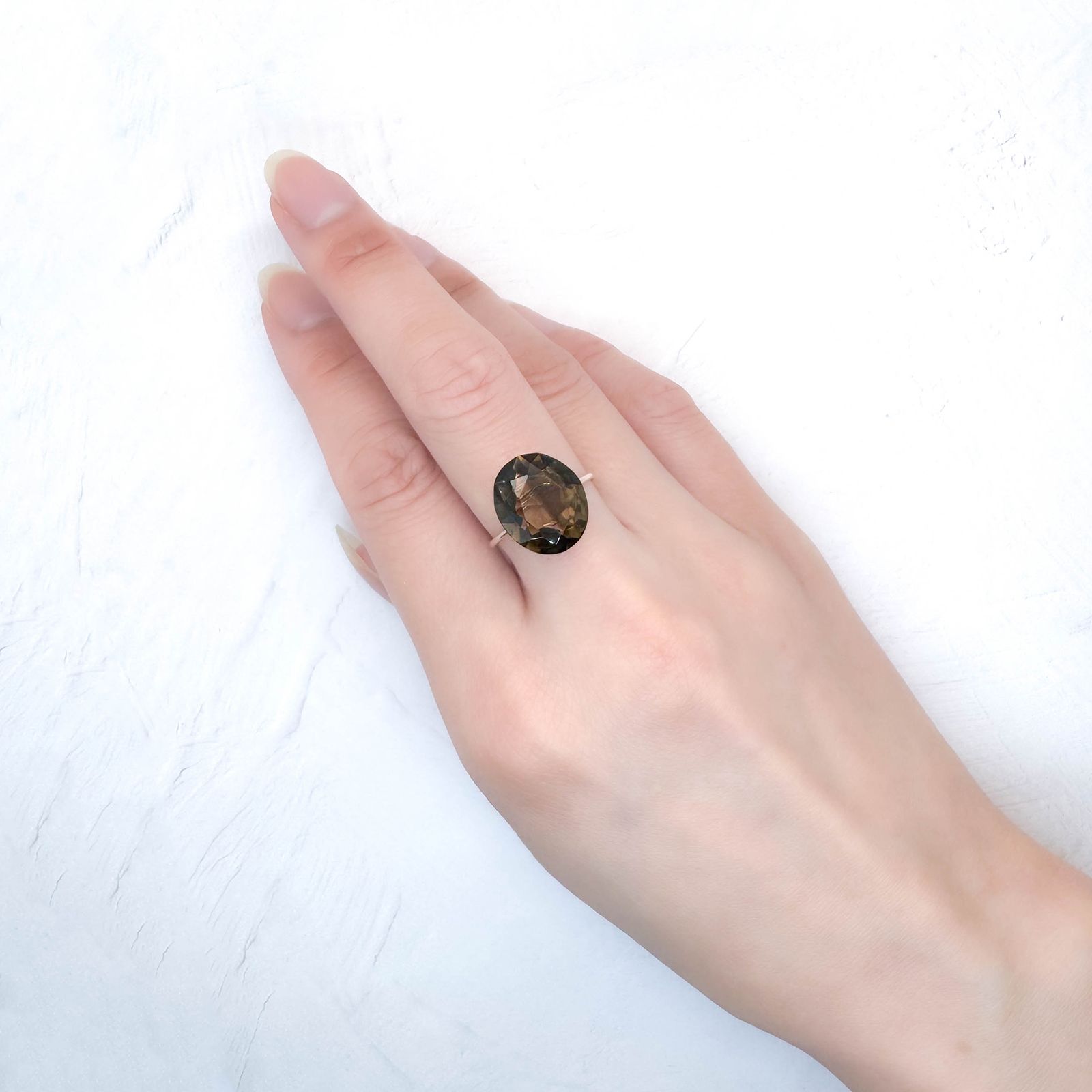 スモーキークォーツ ブラジル産 6.55ct / 14.2x12.3mm前後 [251031256]