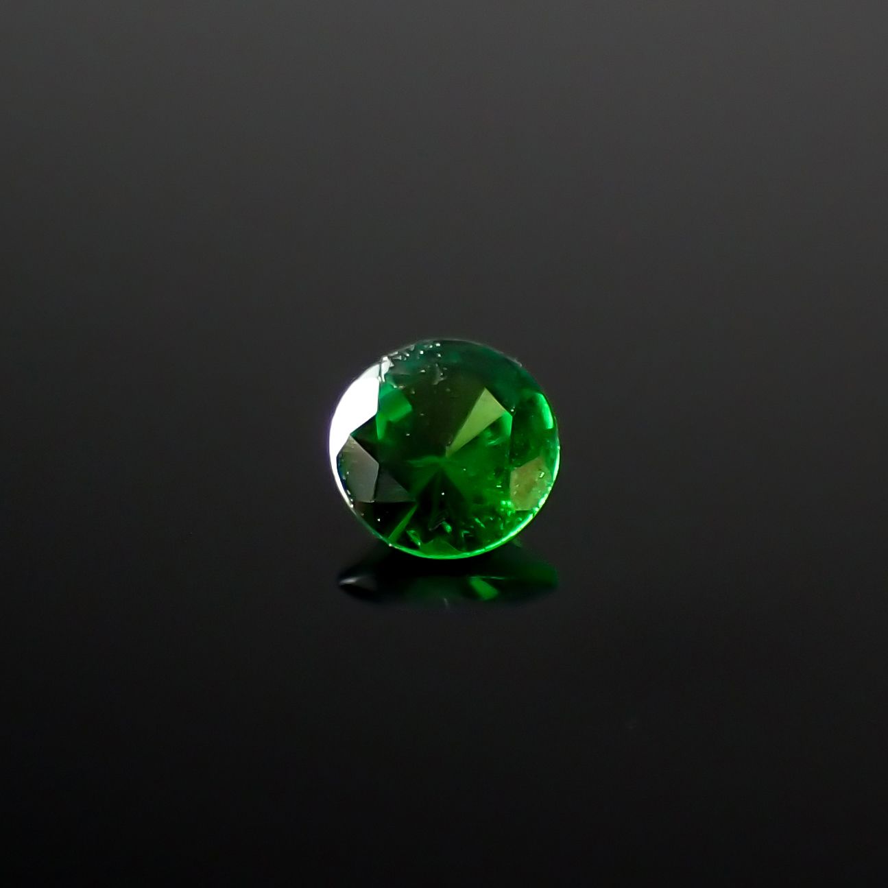 ツァボライト(宝石名グリーン グロッシュラー・ガーネット)タンザニア産 0.12ct 識別済[240226094]3.1x3.1mm前後