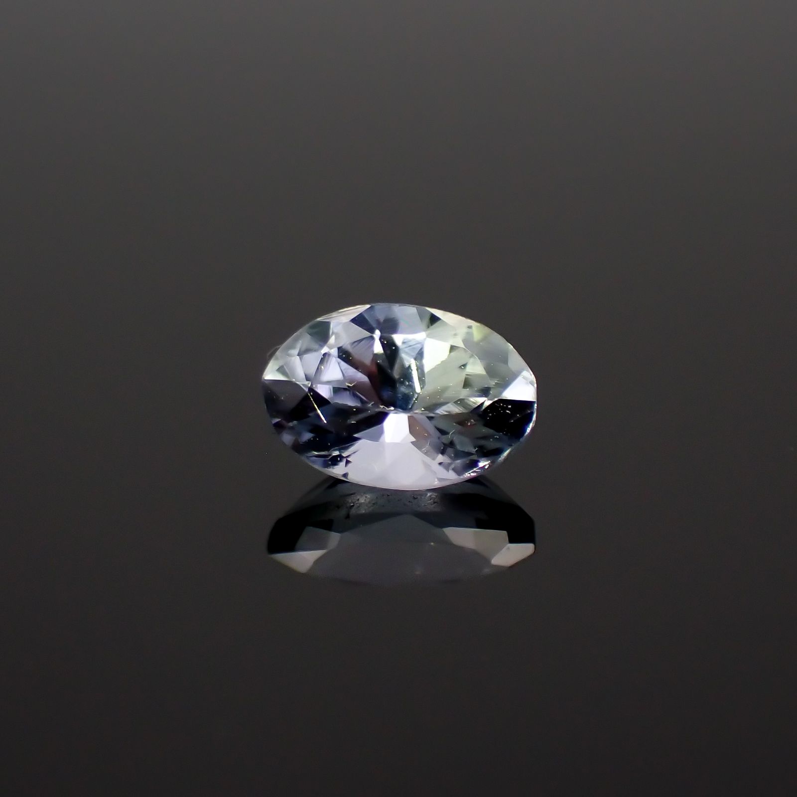 バイカラータンザナイト(宝石名ゾイサイト)タンザニア産 0.47ct 識別済[230421793]5.8x4mm前後