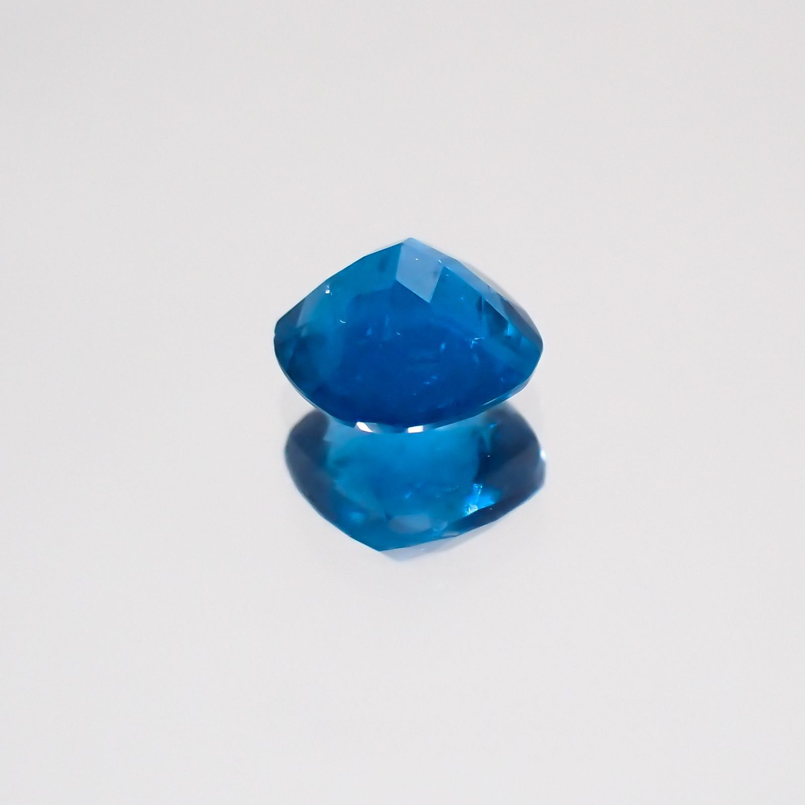 アウイナイト ドイツ産 ルース 0.22ct[3069]3.9×3.9mm前後