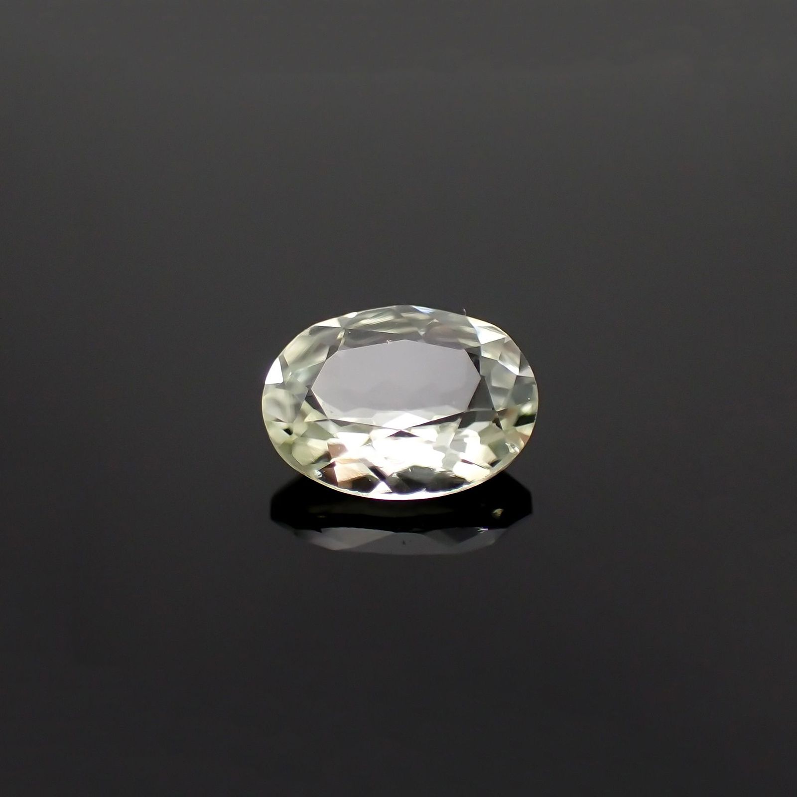 シリマナイト(宝石名シリマナイト)インド産 識別済 1.27ct / 8.1x6.1mm前後 [221018460]