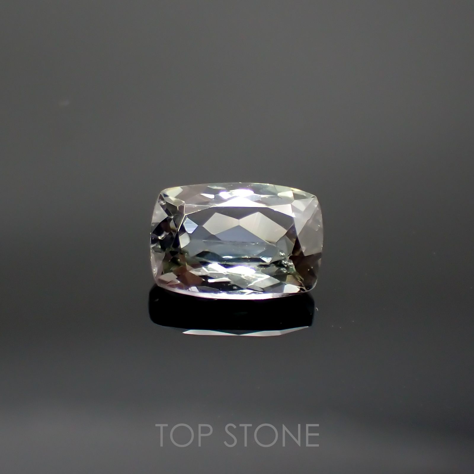 パーティカラータンザナイト(宝石名パーティカラード・ゾイサイト) タンザニア産 2.181ct ソ付(彩珠)[210711827]8.9×6.1mm前後