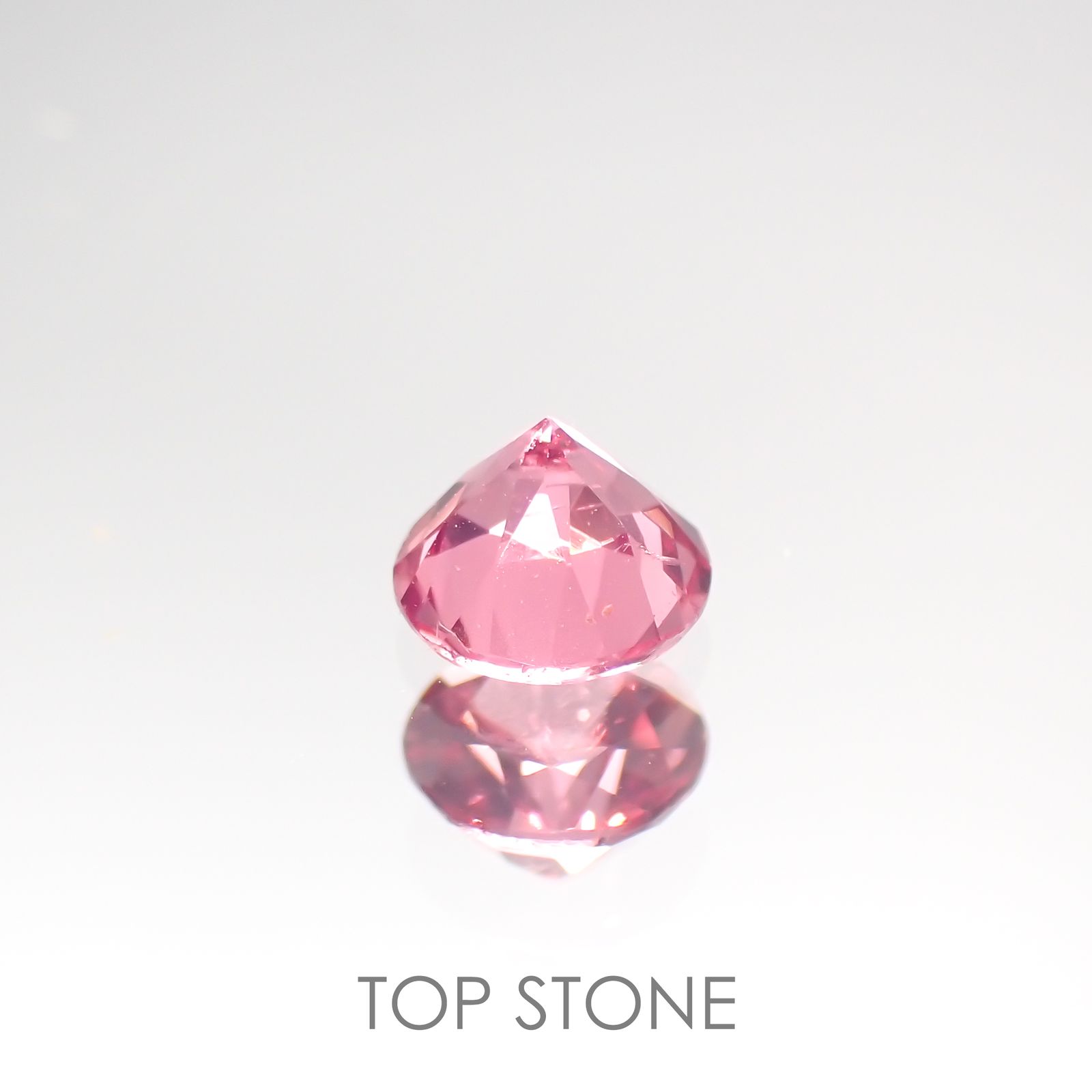 ホットピンクスピネル(宝石名ピンク・スピネル) タンザニア産 0.32ct 識別済[210812585]4×4mm前後