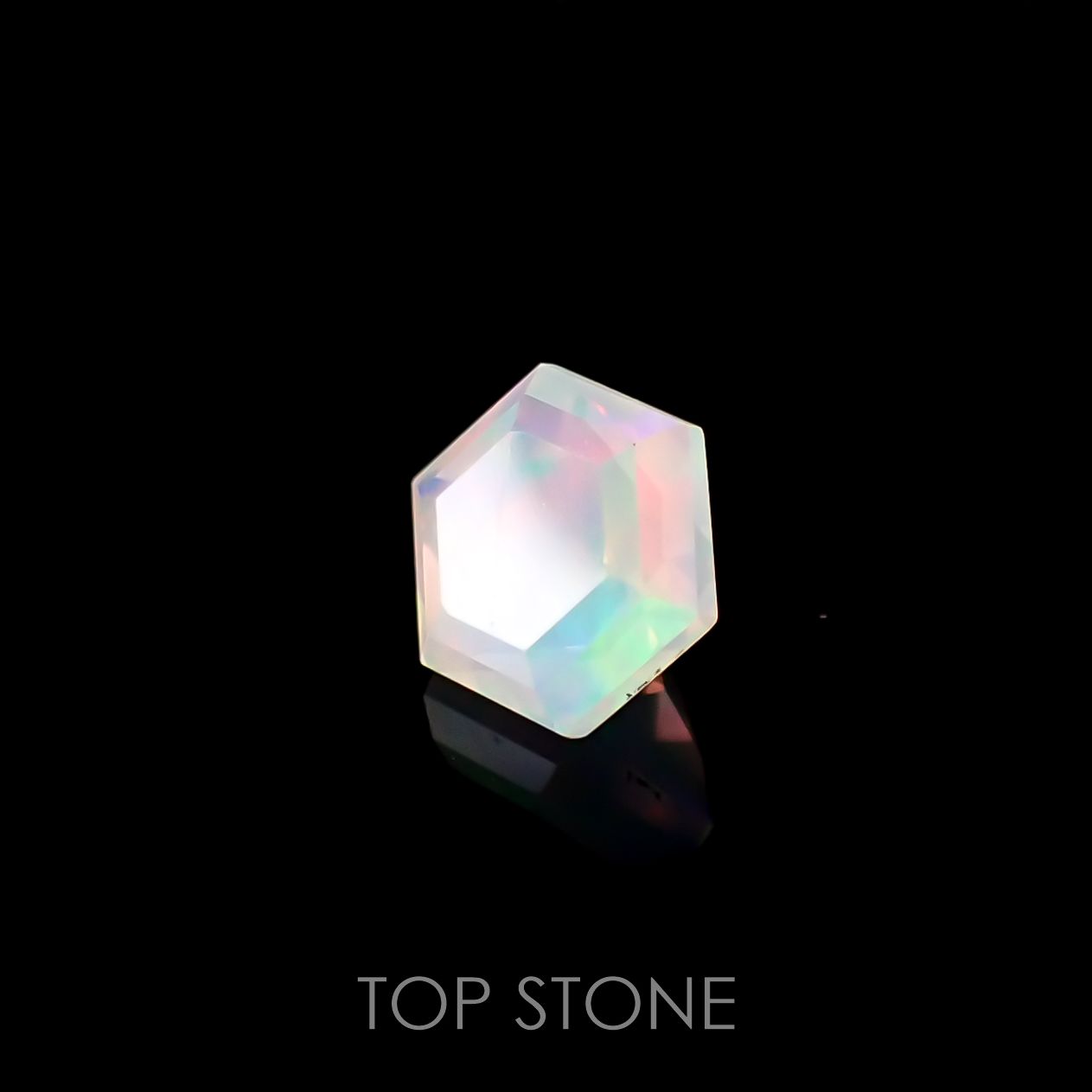 ◇ヘキサゴンカット◇エチオピアオパール(宝石名オパール) エチオピア産 0.46ct 識別済[210611036]5.3×5.3mm前後