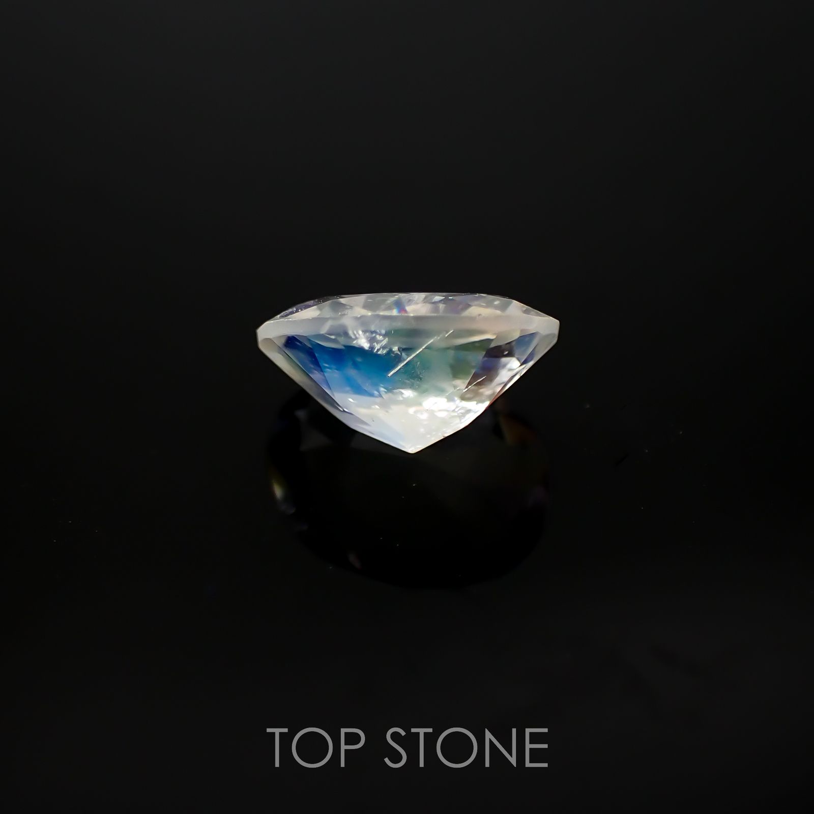 レインボームーンストーン(宝石名ラブラドライト)タンザニア産 1.08ct 識別済[220817476]8.1x6.4mm前後