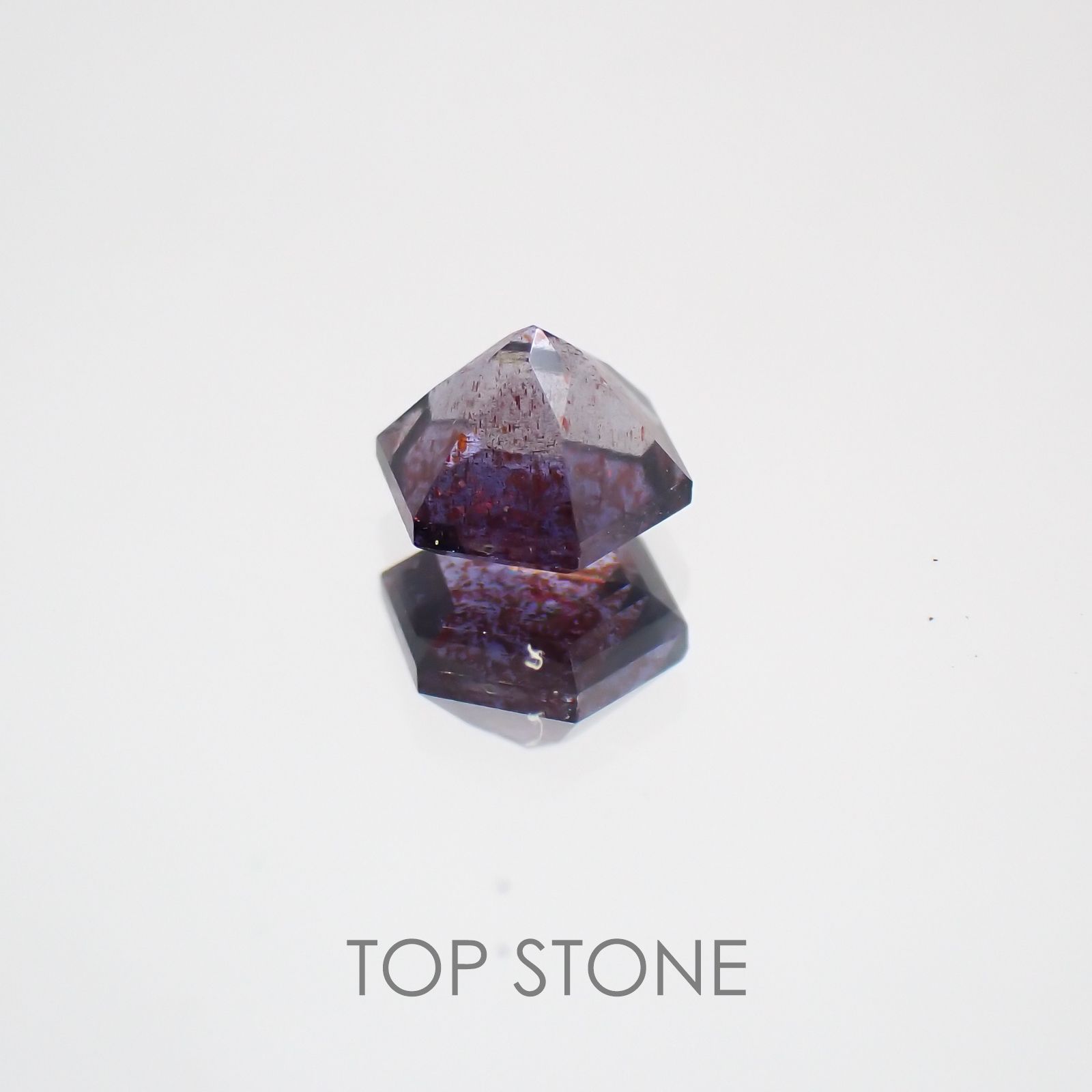 ◇ヘキサゴンカット◇ブラッドショットアイオライトSA インド産 ルース 0.31ct[210210085]4.1×4mm前後