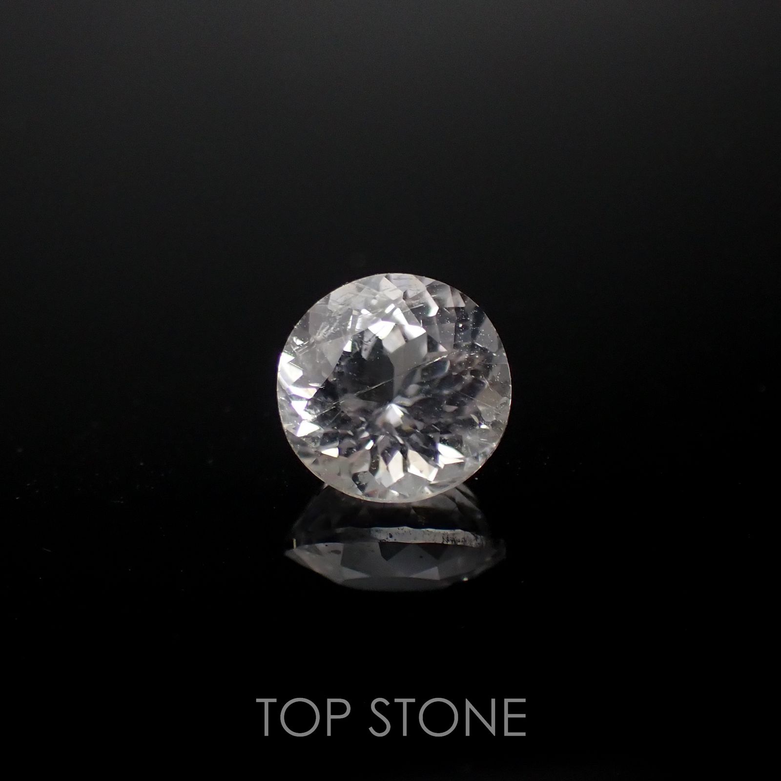 フェナカイト(宝石名フェナカイト)マダガスカル産 1.57ct 識別済[220716956]7.3x7.2mm前後