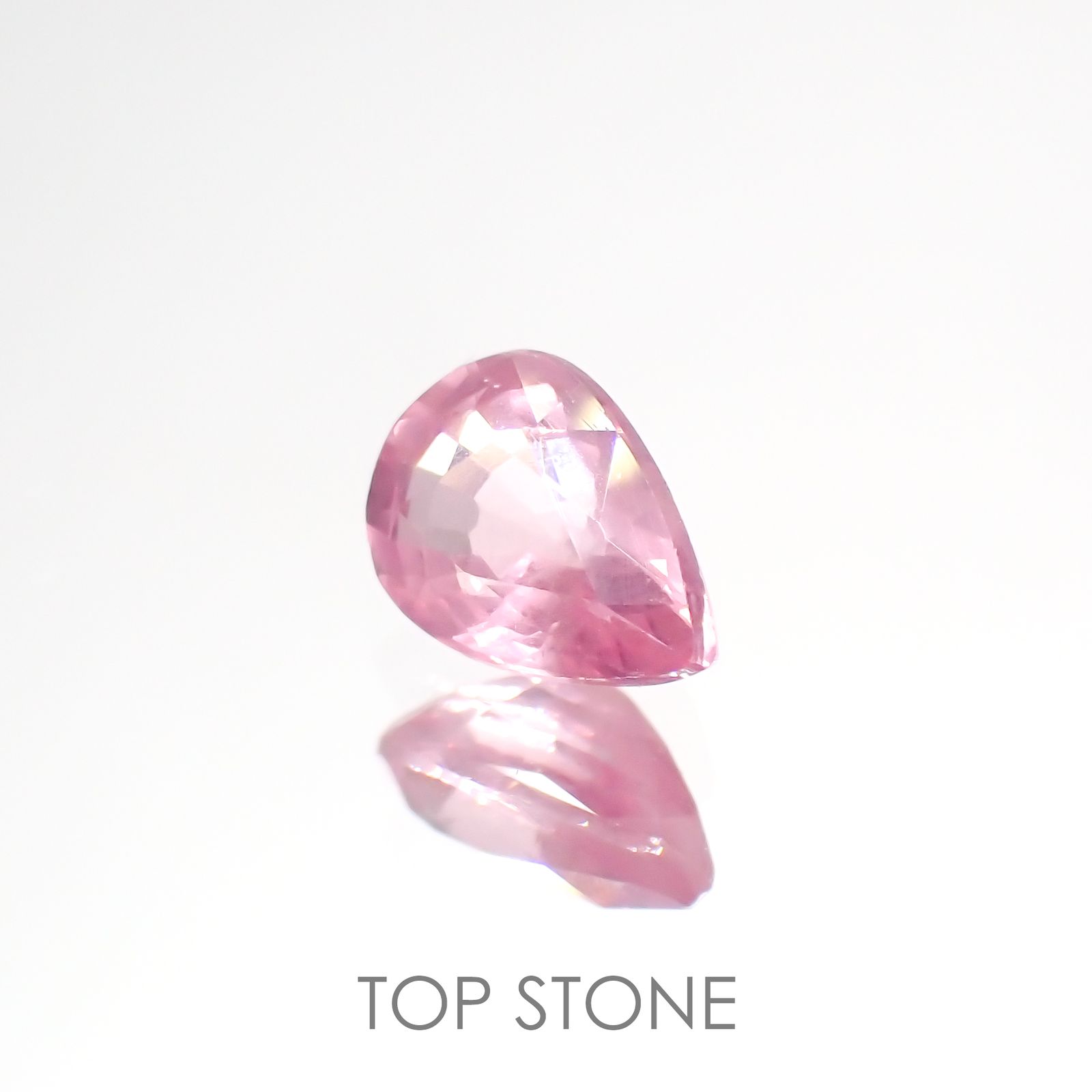 シルキーピンクスピネル(宝石名ピンク・スピネル)タンザニア産 0.61ct 識別済[220114138]6.2x4.3mm前後