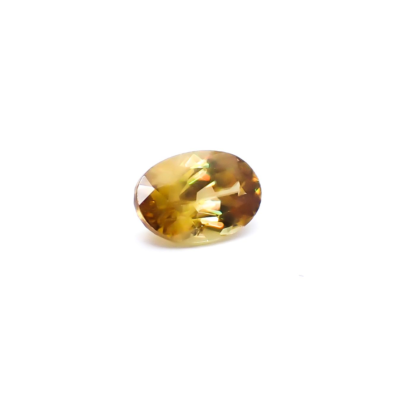 ゴールデンスフェーン(宝石名スフェーン)マダガスカル産 識別済 0.58ct / 6.1x3.9mm前後 [260632357]
