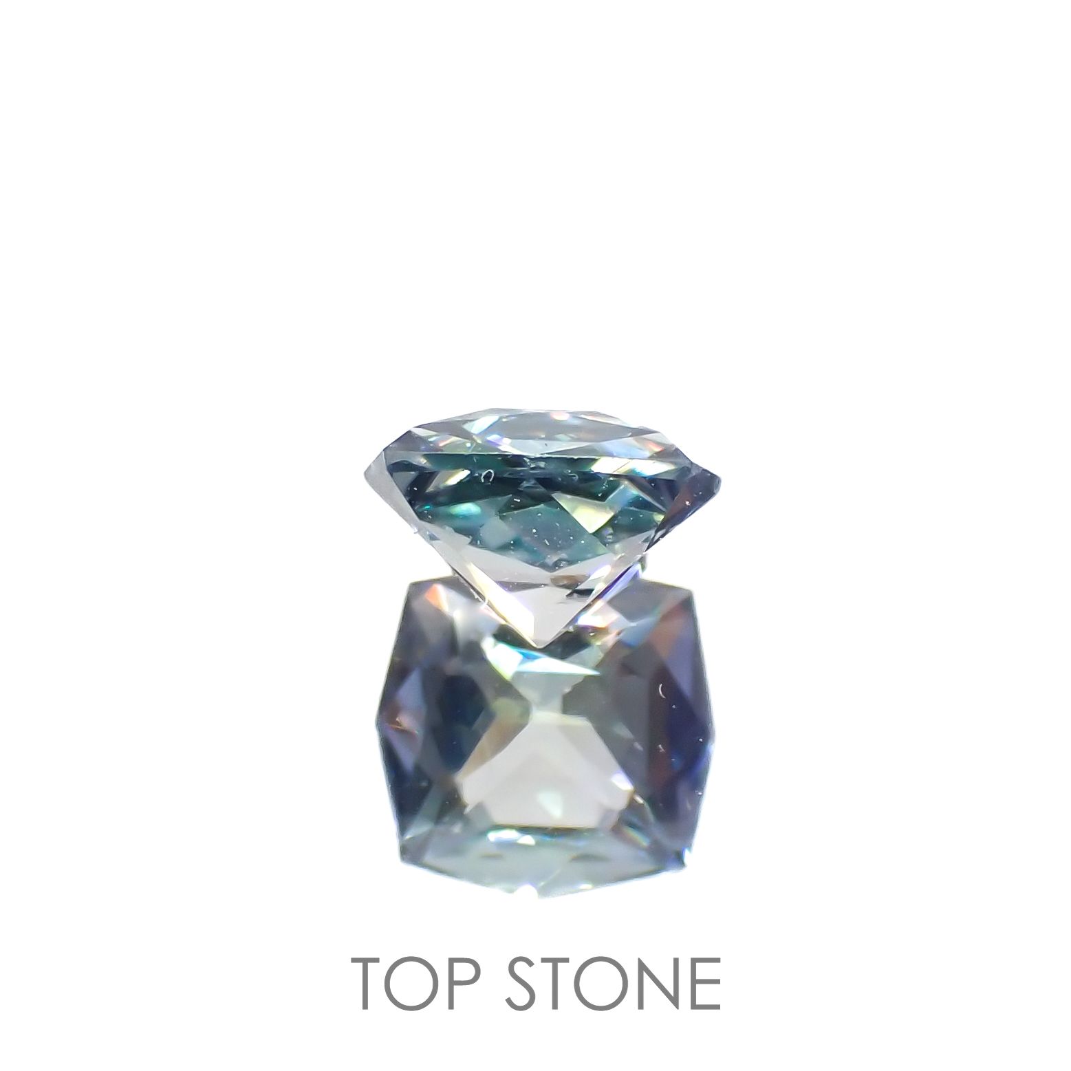 ◇カスタムカット◇バイカラータンザナイト 非加熱(宝石名ゾイサイト)タンザニア産 0.76ct 識別済[221118966]5.6x5.7mm前後